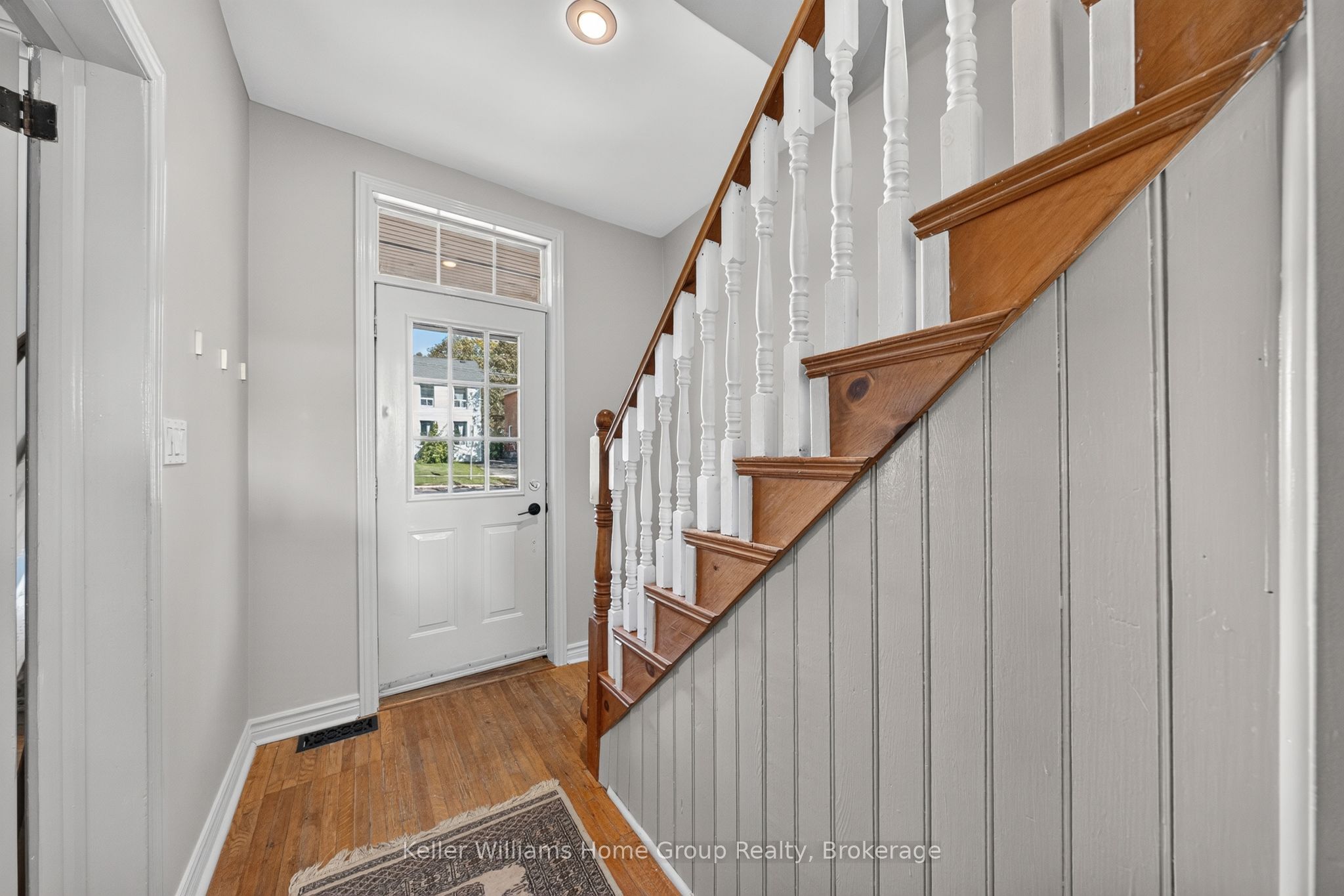 130 Yorkshire Street N Property Photo 7