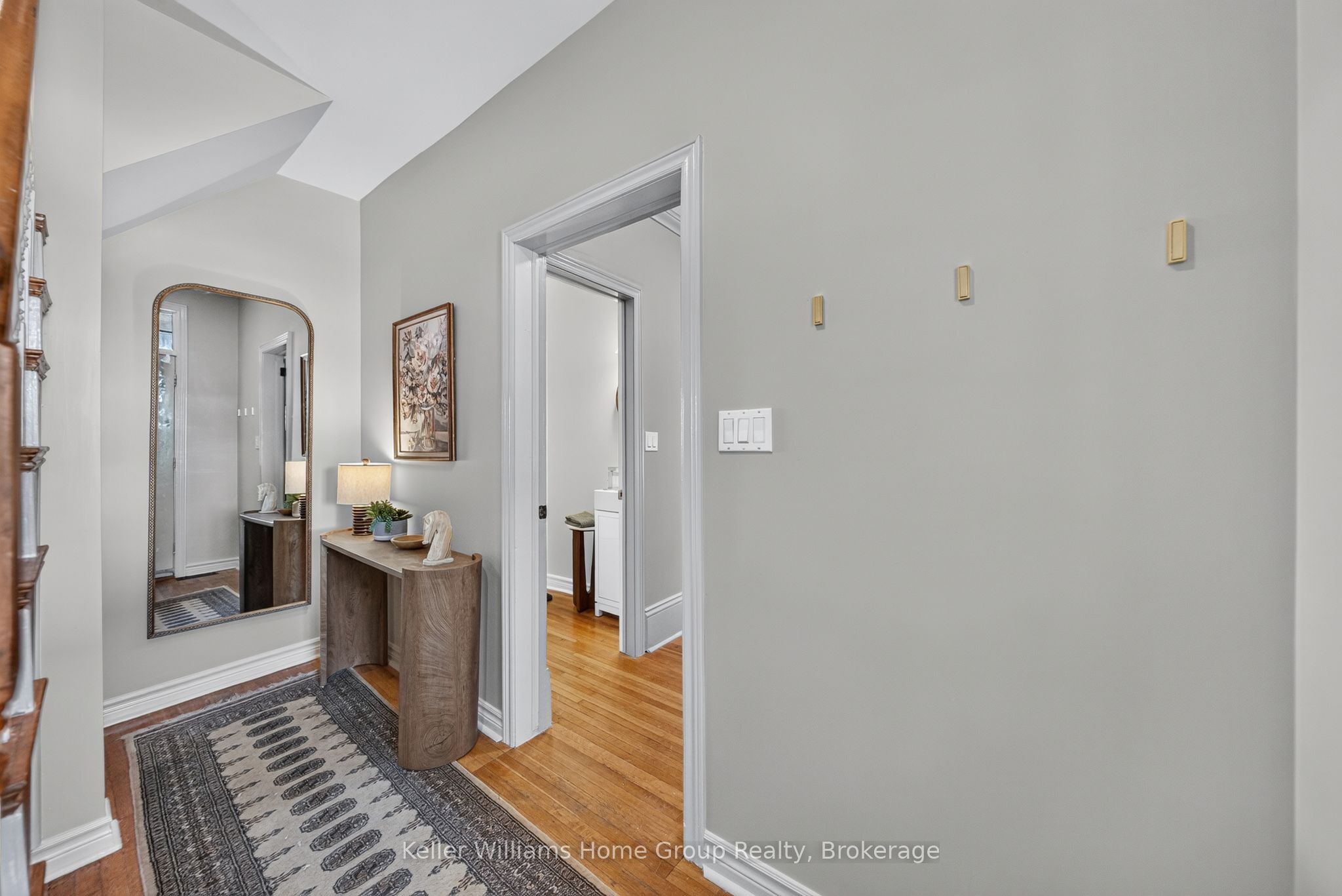 130 Yorkshire Street N Property Photo 9