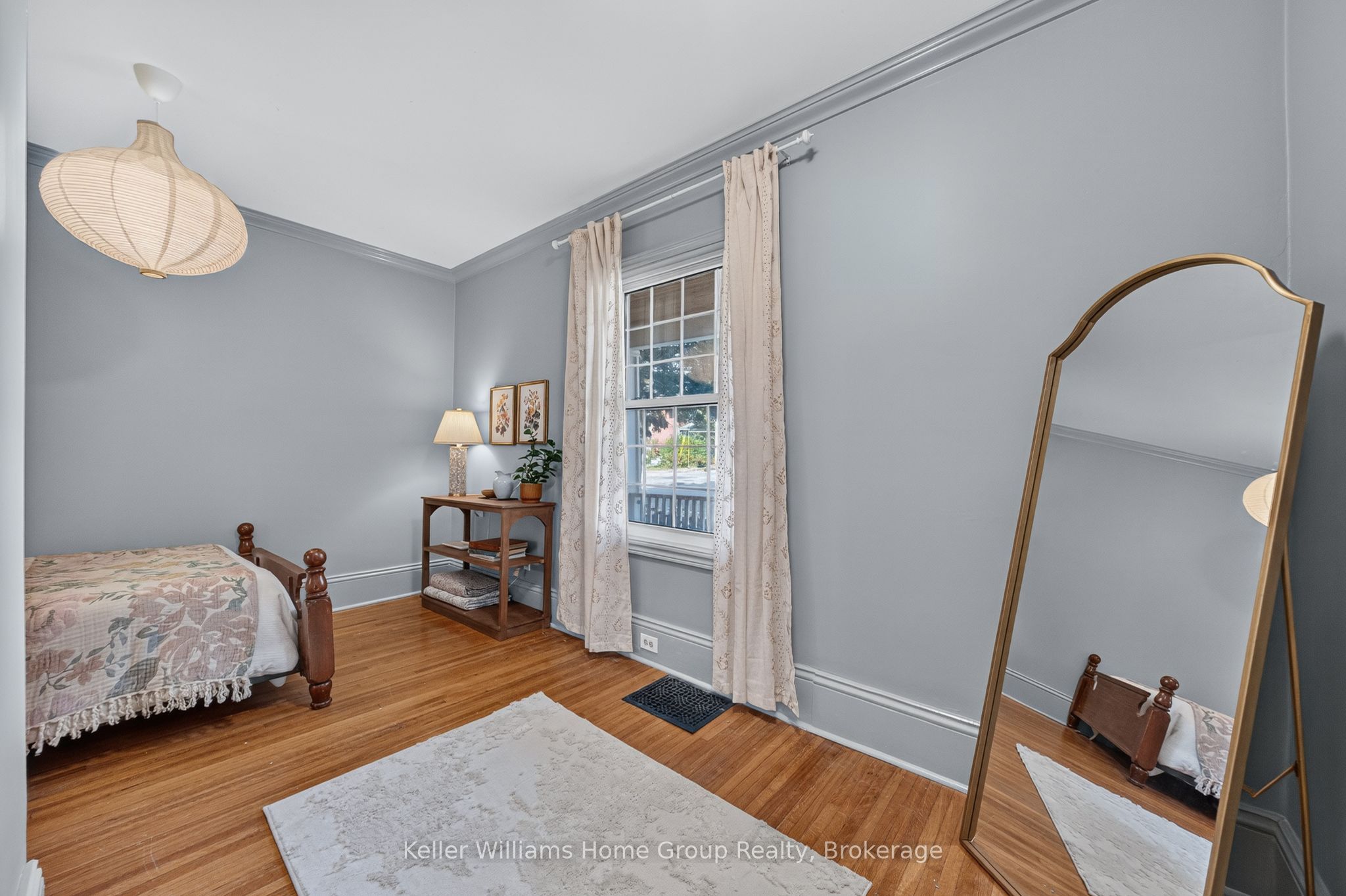 130 Yorkshire Street N Property Photo 10