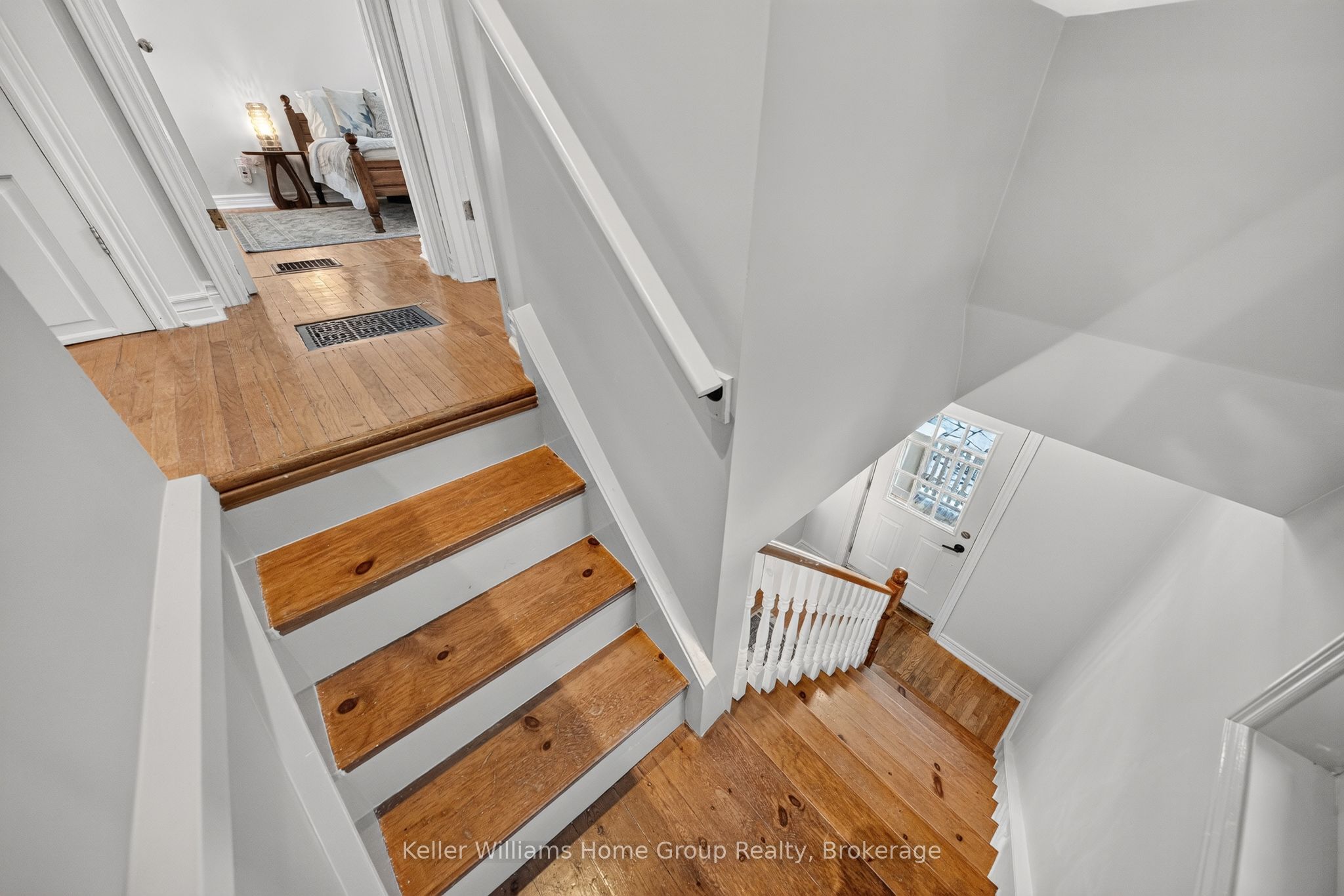 130 Yorkshire Street N Property Photo 14