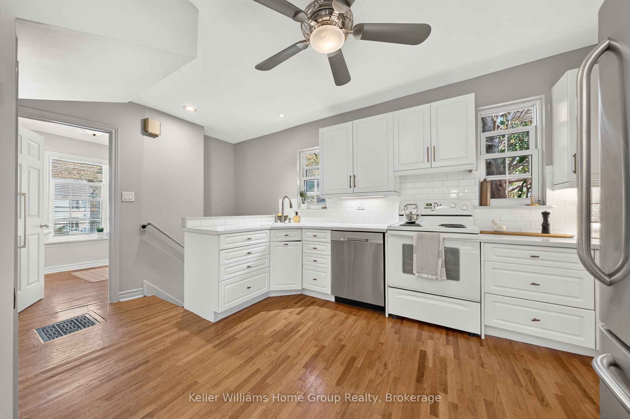 130 Yorkshire Street N Property Photo 20