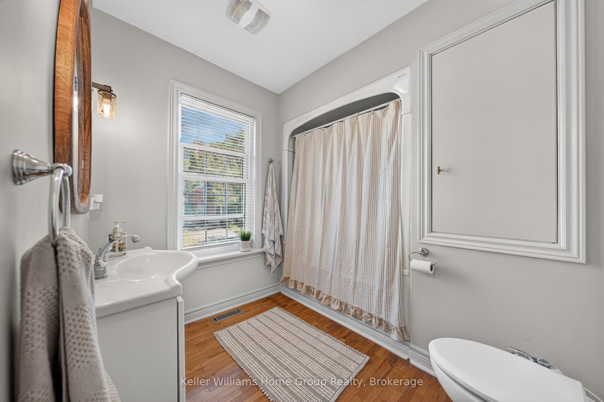 130 Yorkshire Street N Property Photo 29