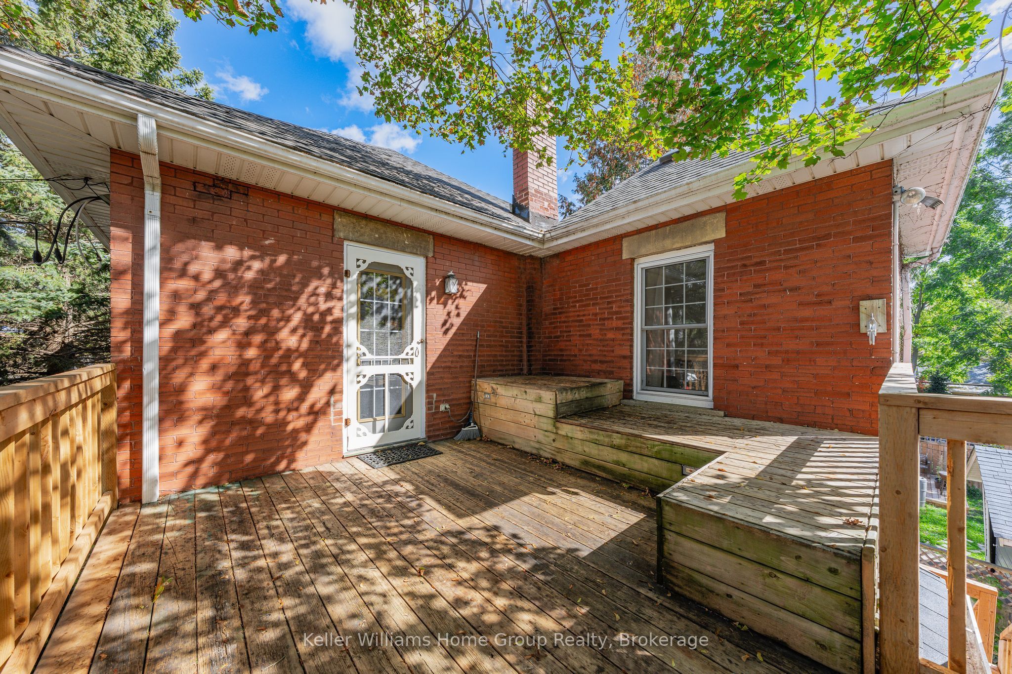 130 Yorkshire Street N Property Photo 38