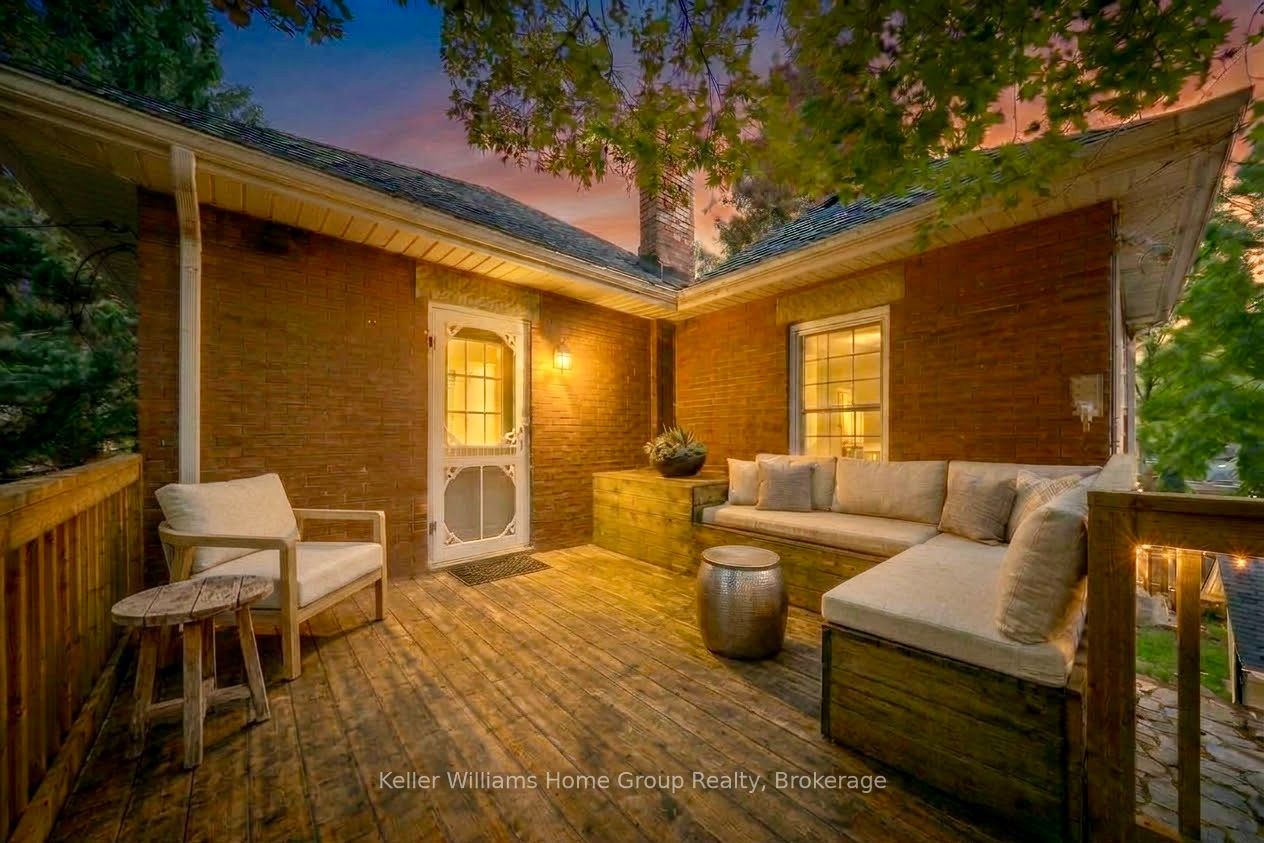 130 Yorkshire Street N Property Photo 39