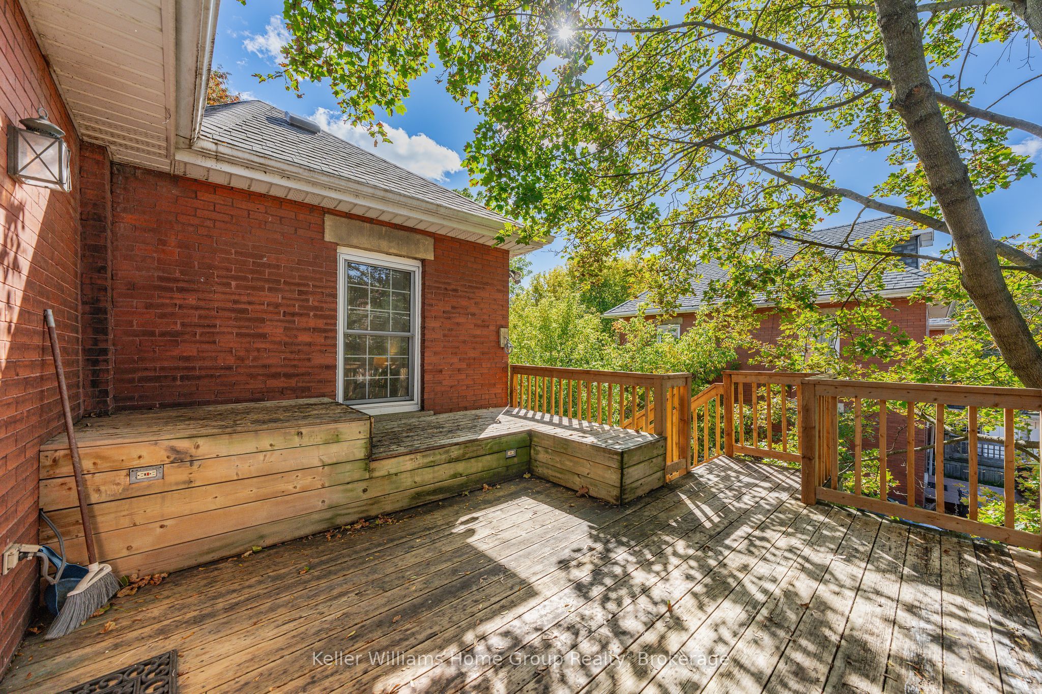 130 Yorkshire Street N Property Photo 40