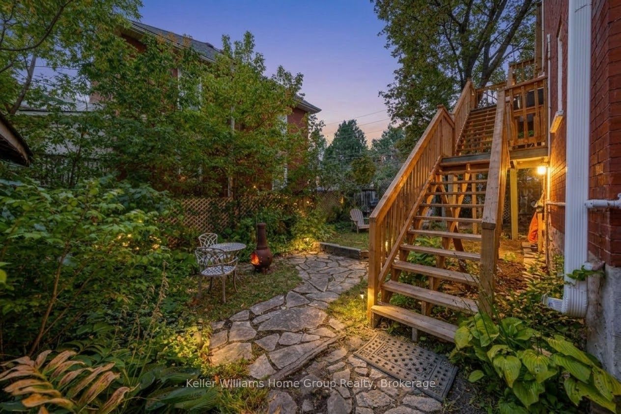 130 Yorkshire Street N Property Photo 43