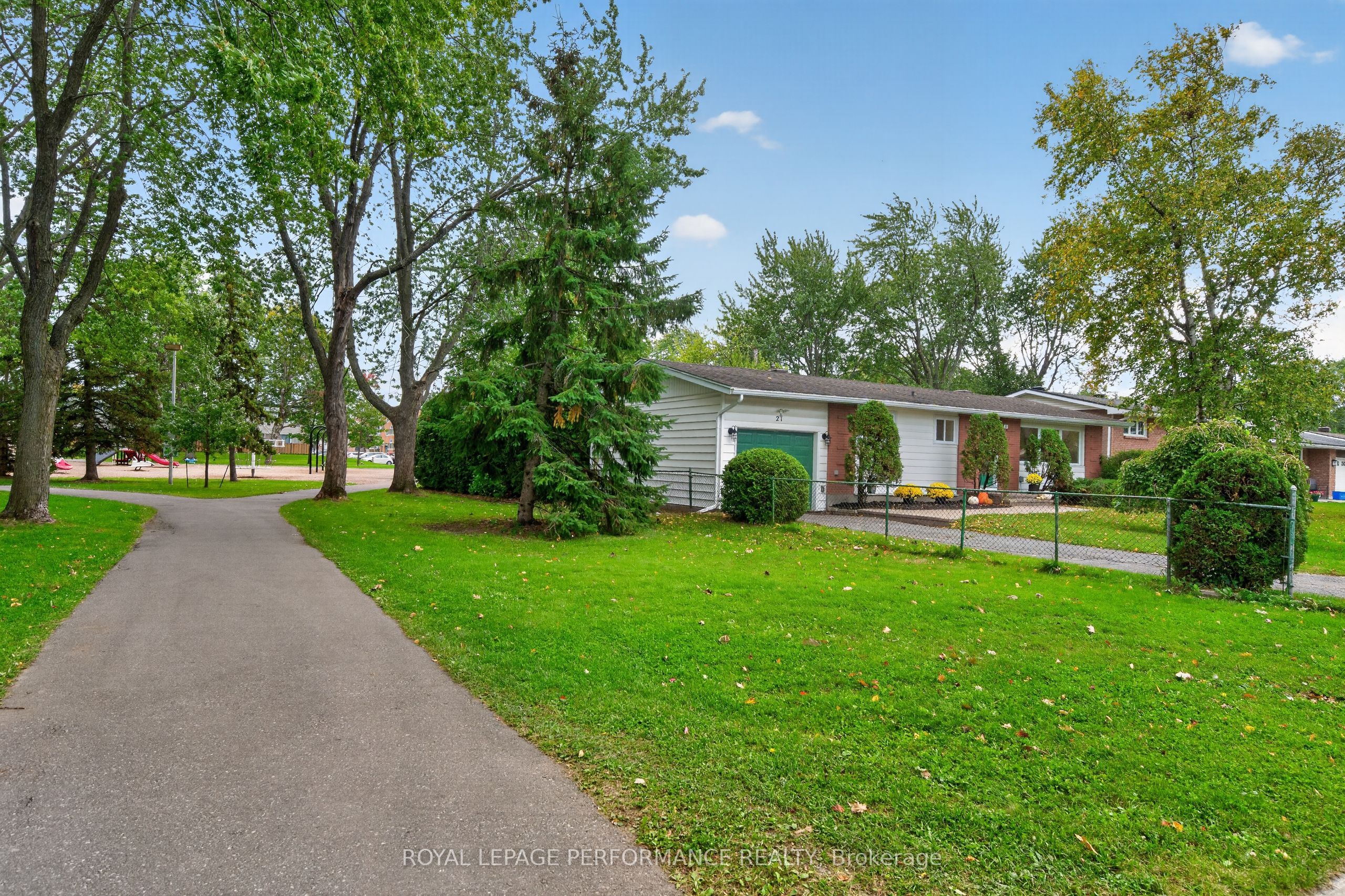 21 Millbrook Crescent Property Photo 1