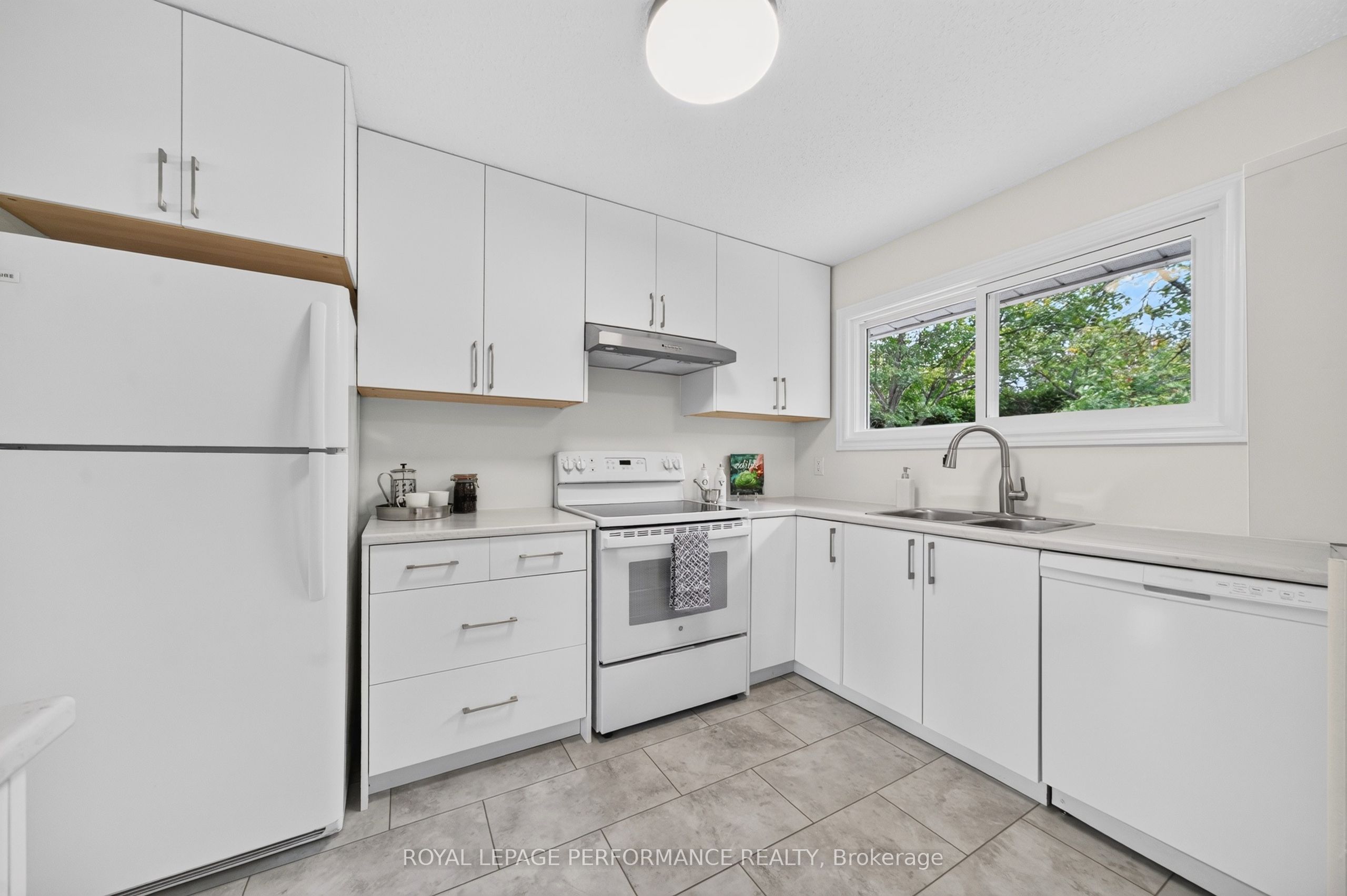21 Millbrook Crescent Property Photo 15