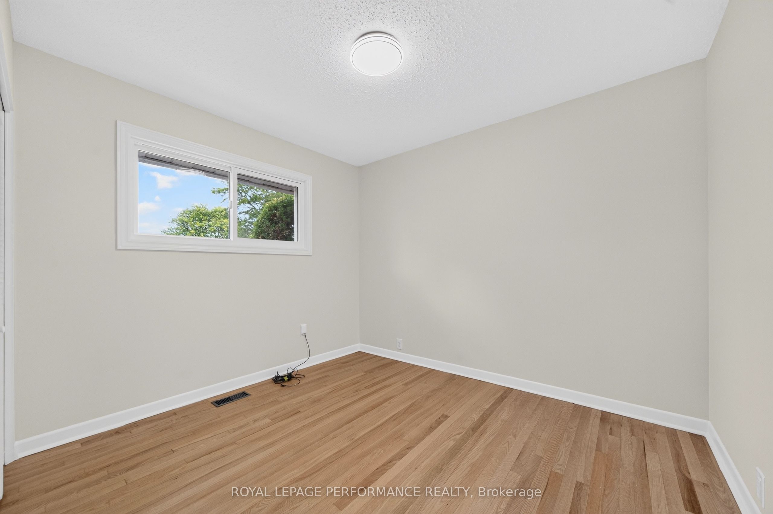21 Millbrook Crescent Property Photo 22