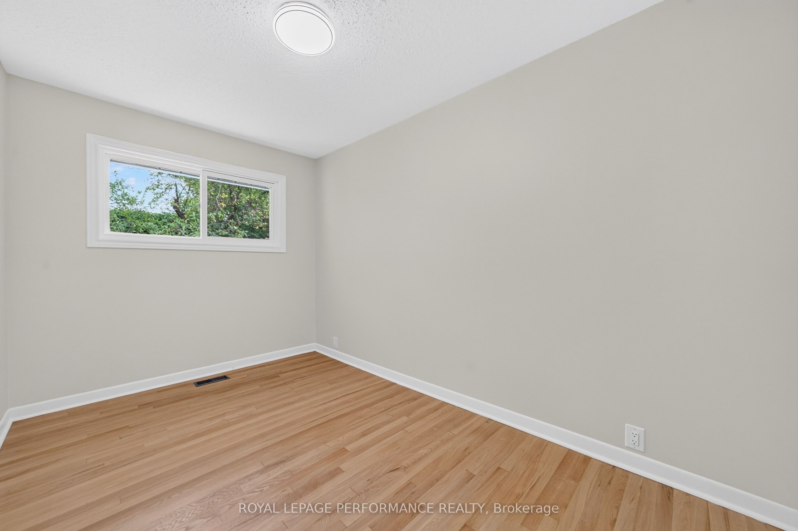 21 Millbrook Crescent Property Photo 23