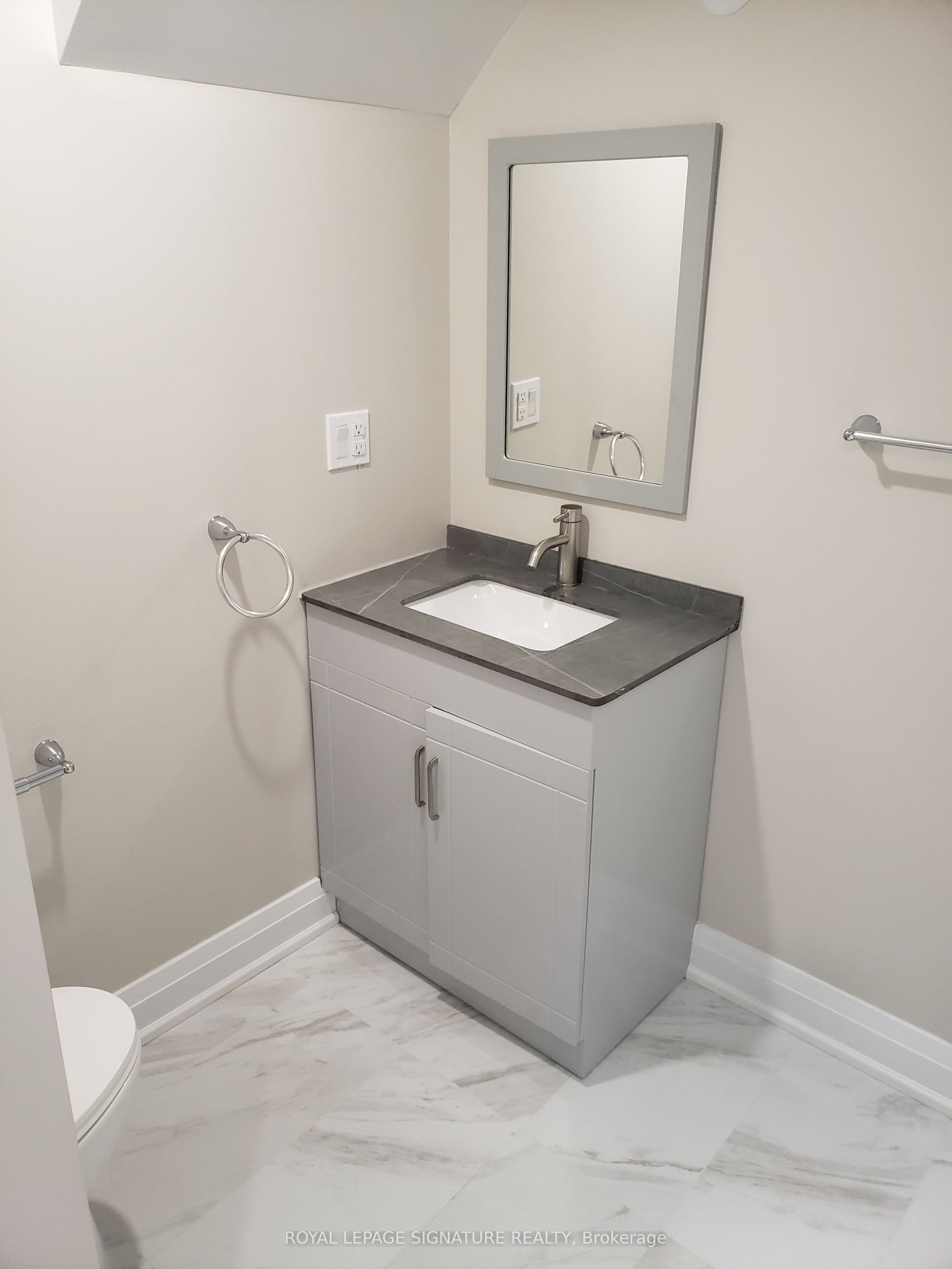 49 Edinburgh Road Bsmt Property Photo 11
