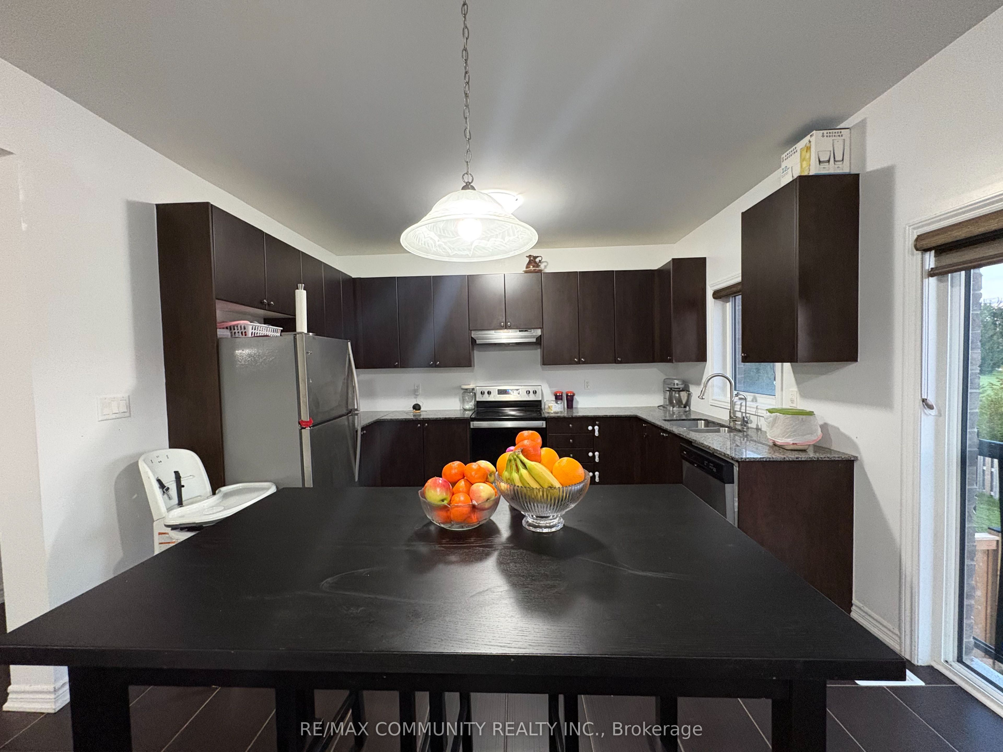 283 Ridley Crescent Property Photo 4