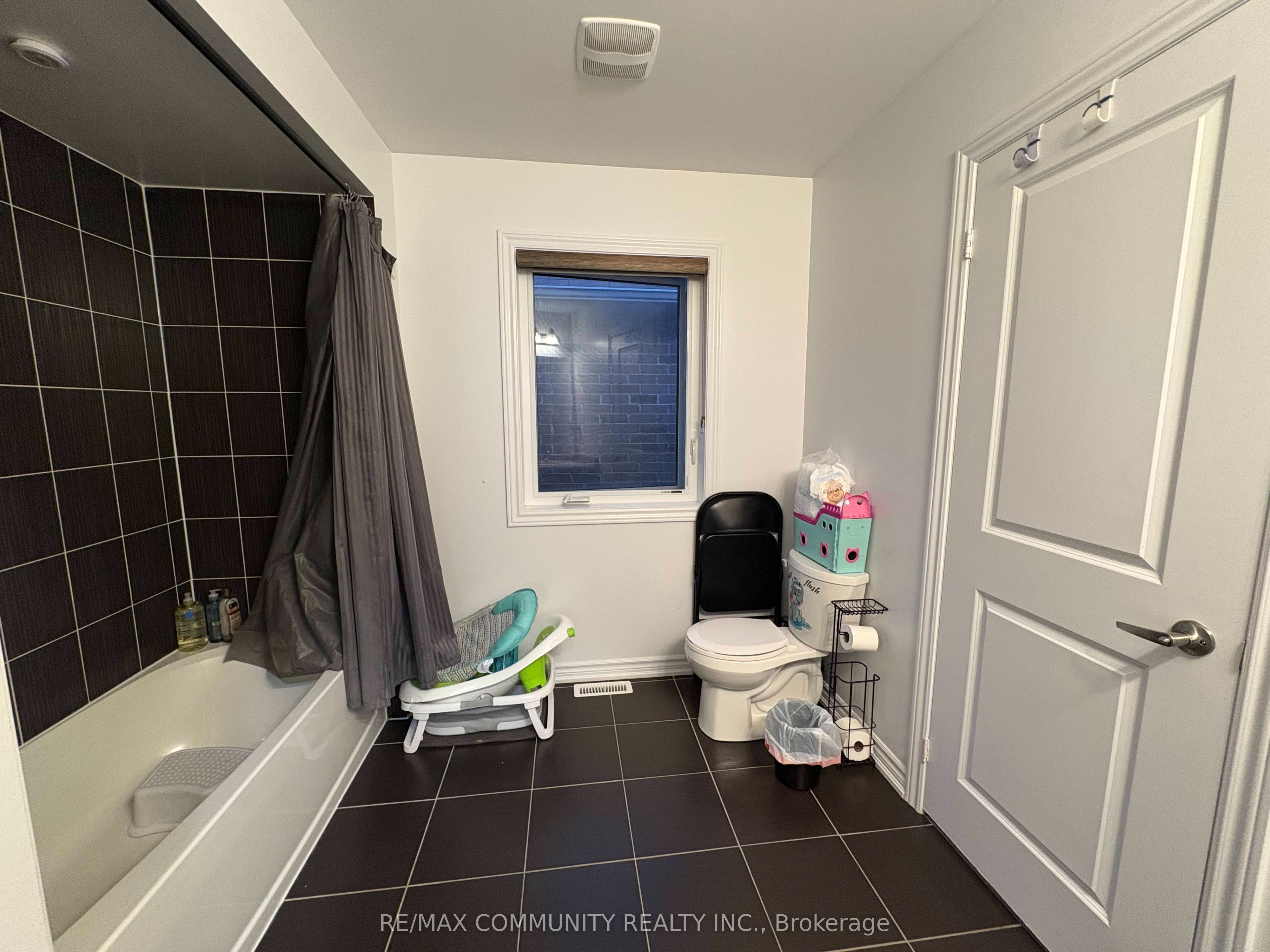 283 Ridley Crescent Property Photo 11