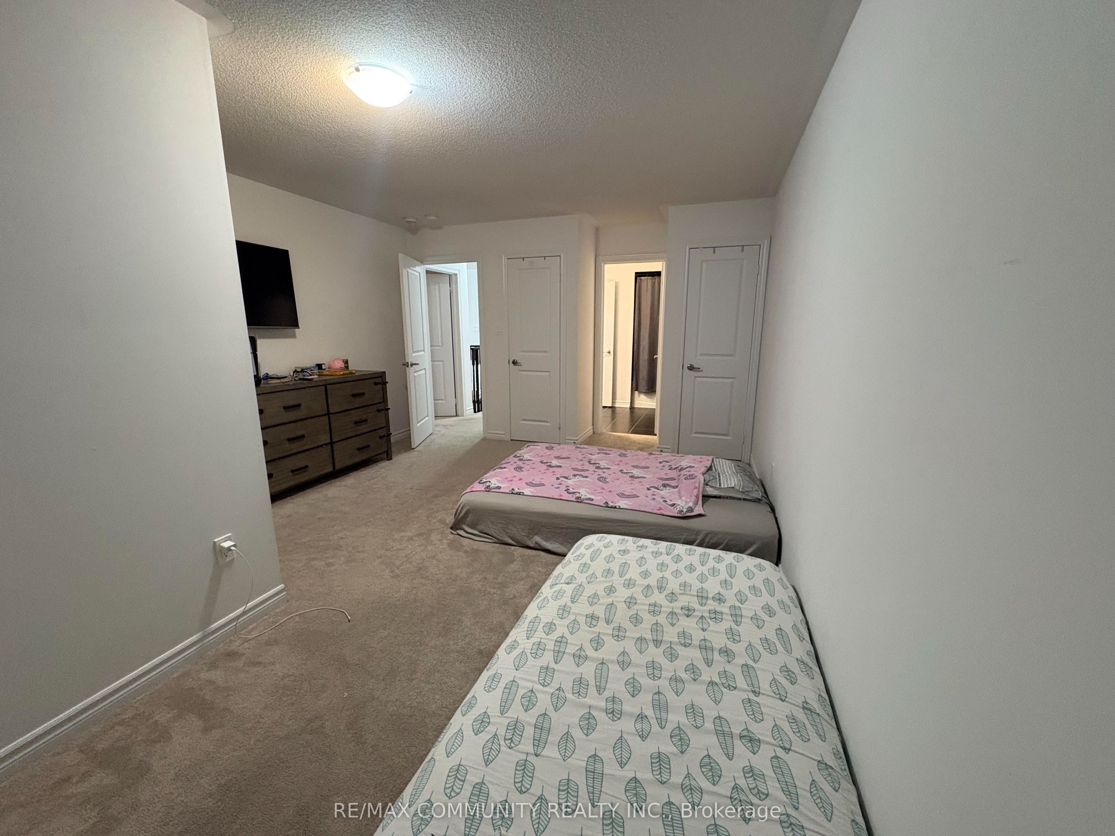 283 Ridley Crescent Property Photo 13