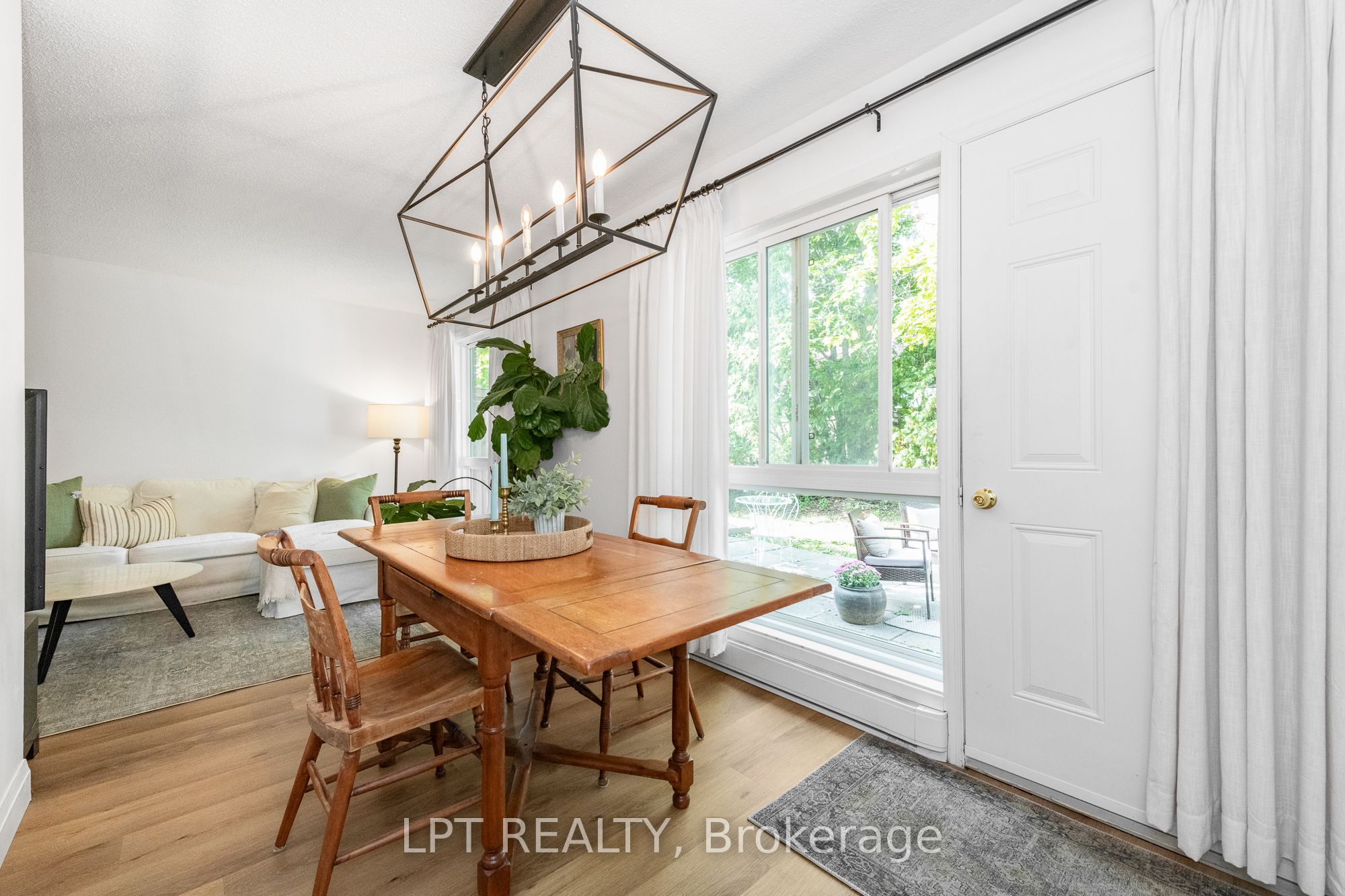 2080 Ogilvie Road 7j Property Photo 11