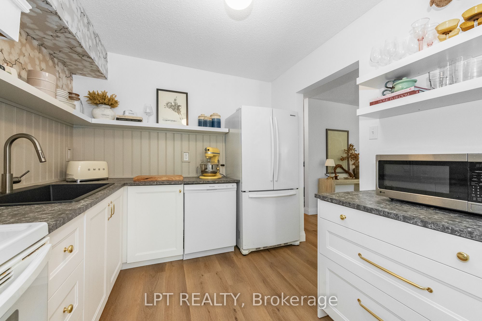 2080 Ogilvie Road 7j Property Photo 13