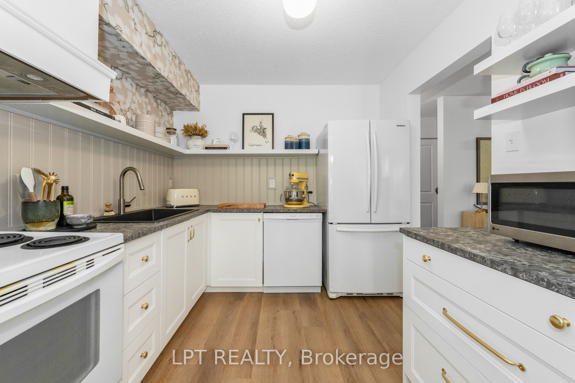 2080 Ogilvie Road 7j Property Photo 14