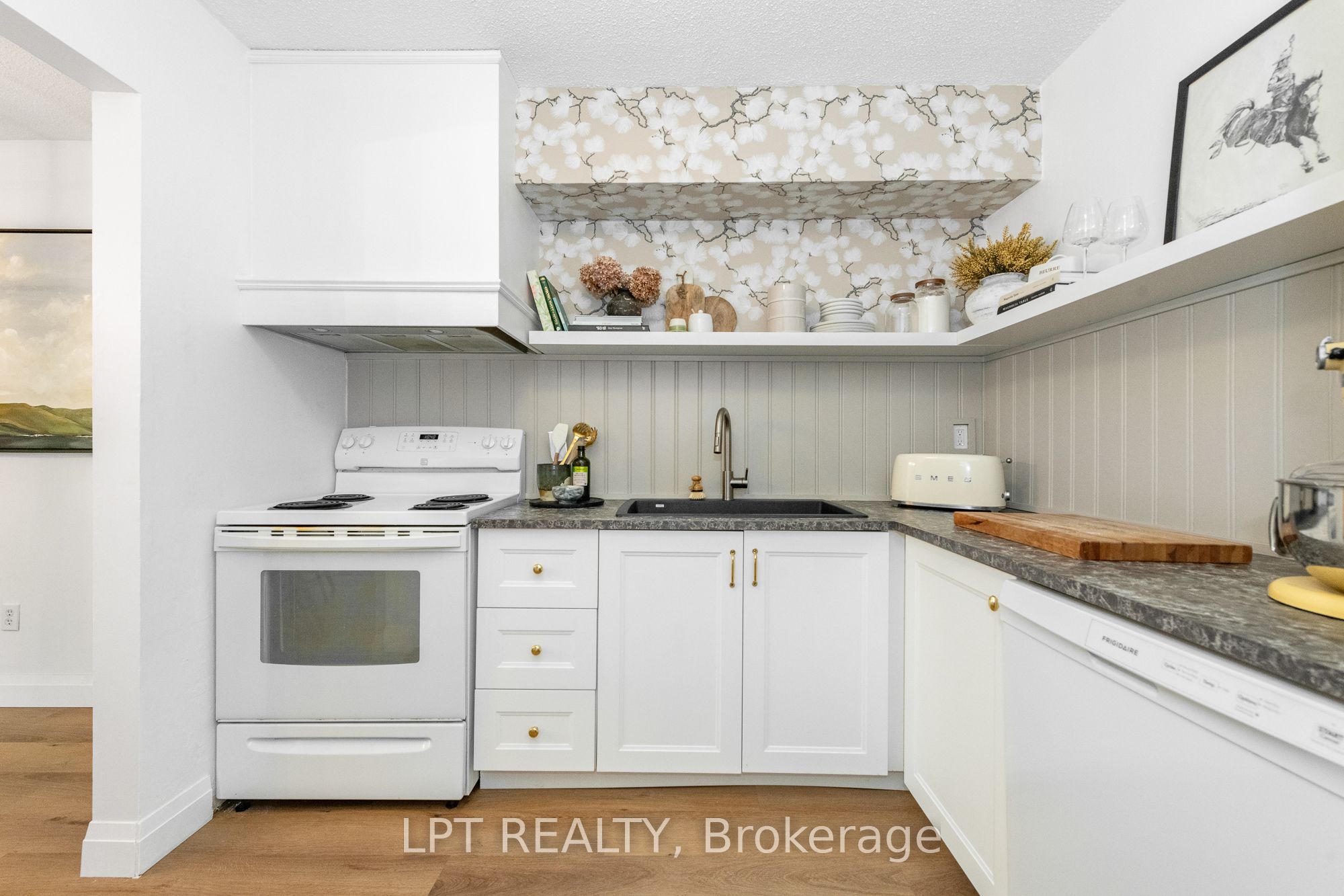 2080 Ogilvie Road 7j Property Photo 15