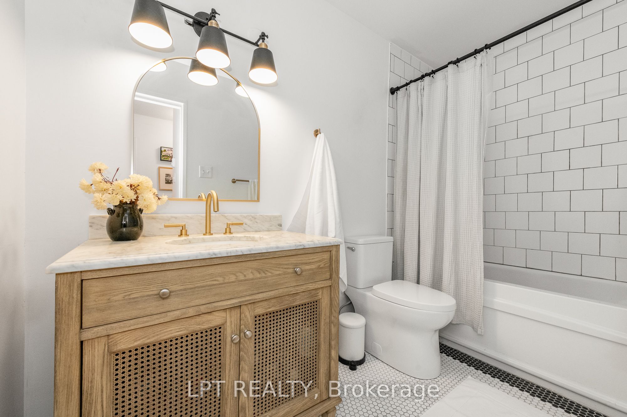 2080 Ogilvie Road 7j Property Photo 27