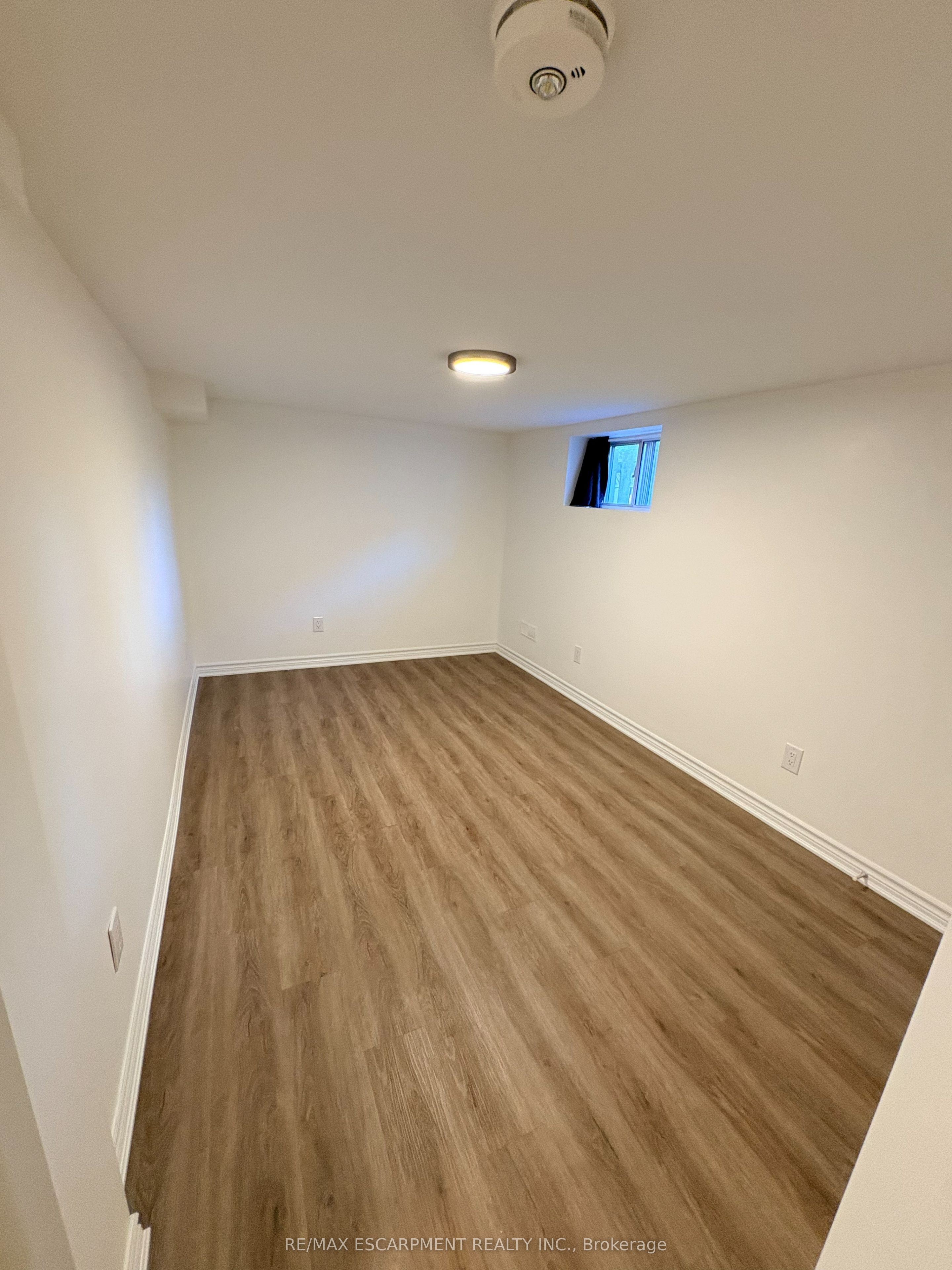 9 East 33rd Street Lower Property Photo 8