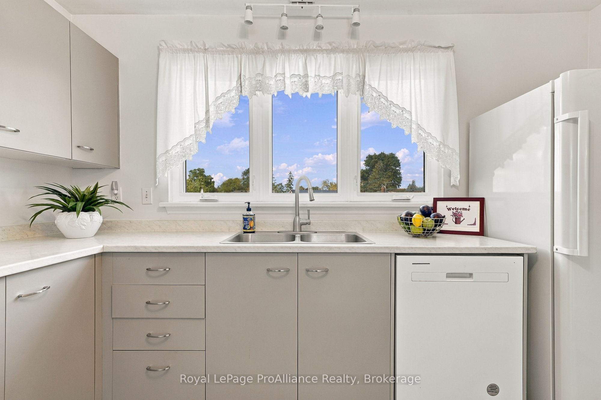 179 Herchimer Avenue 10 Property Photo 12