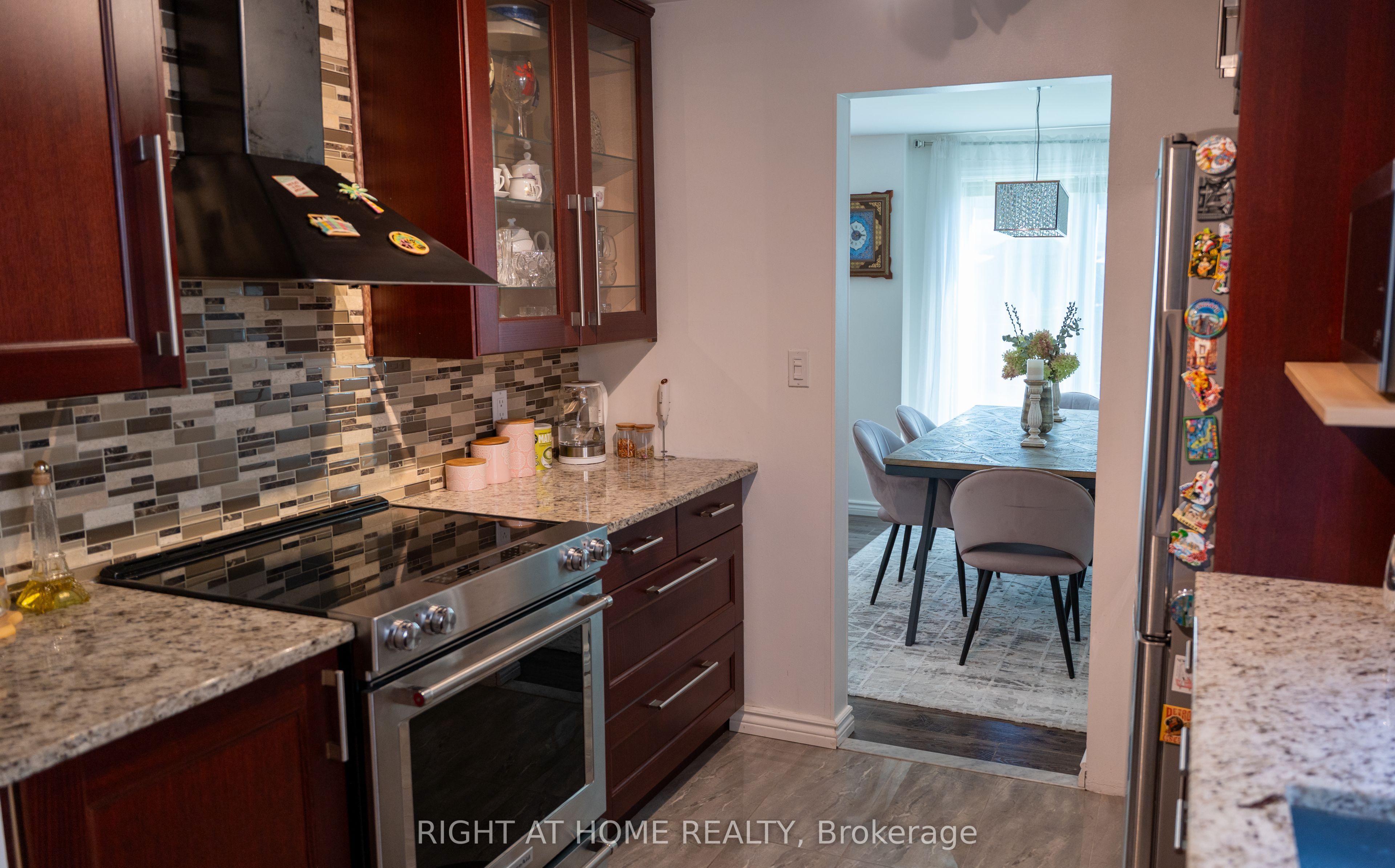 6080 Rivercrest Drive Property Photo 11