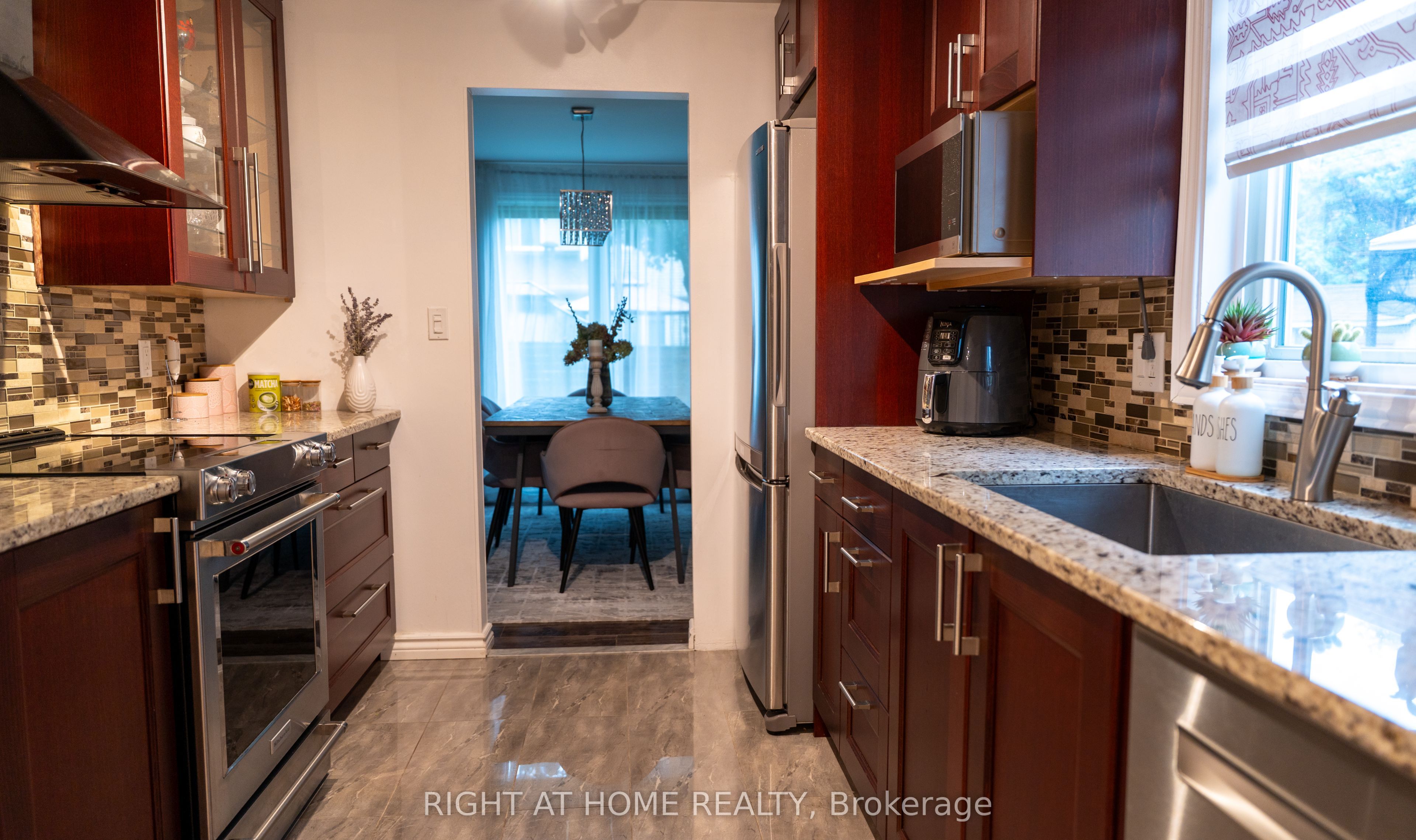 6080 Rivercrest Drive Property Photo 13