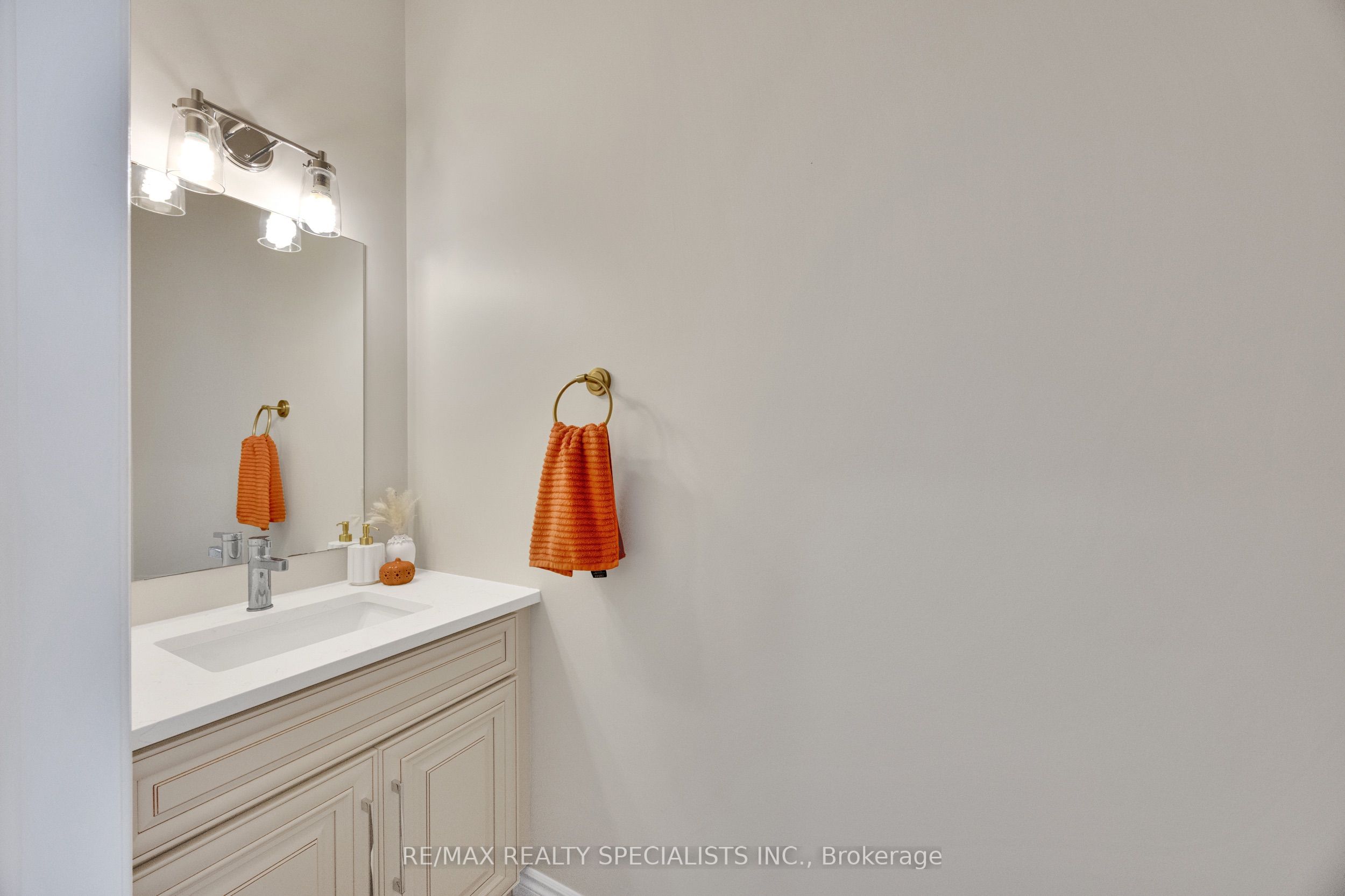3600 Earlston Crossing E Property Photo 5