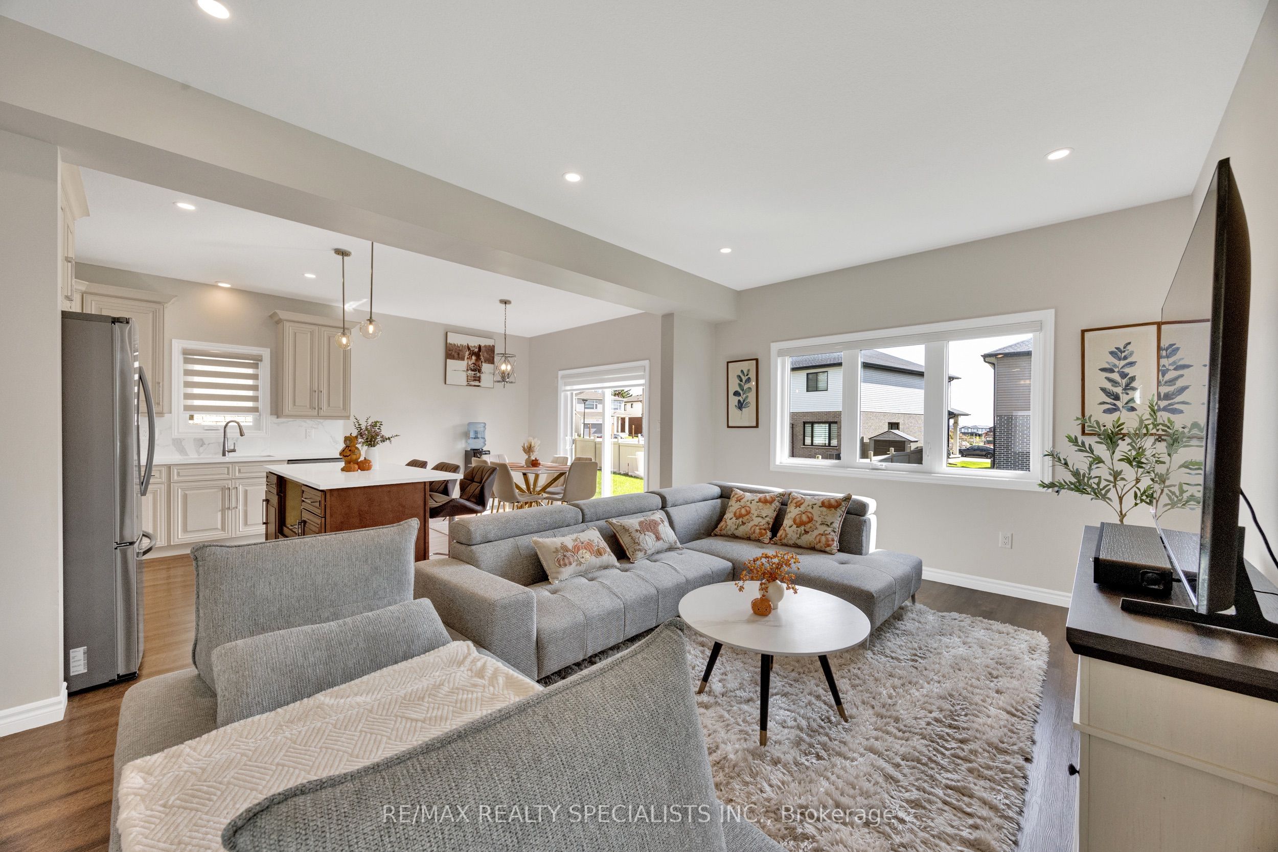 3600 Earlston Crossing E Property Photo 9