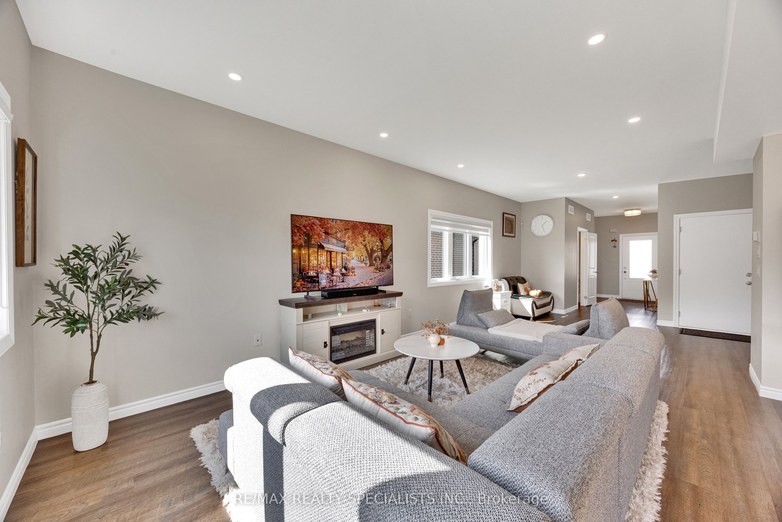 3600 Earlston Crossing E Property Photo 11