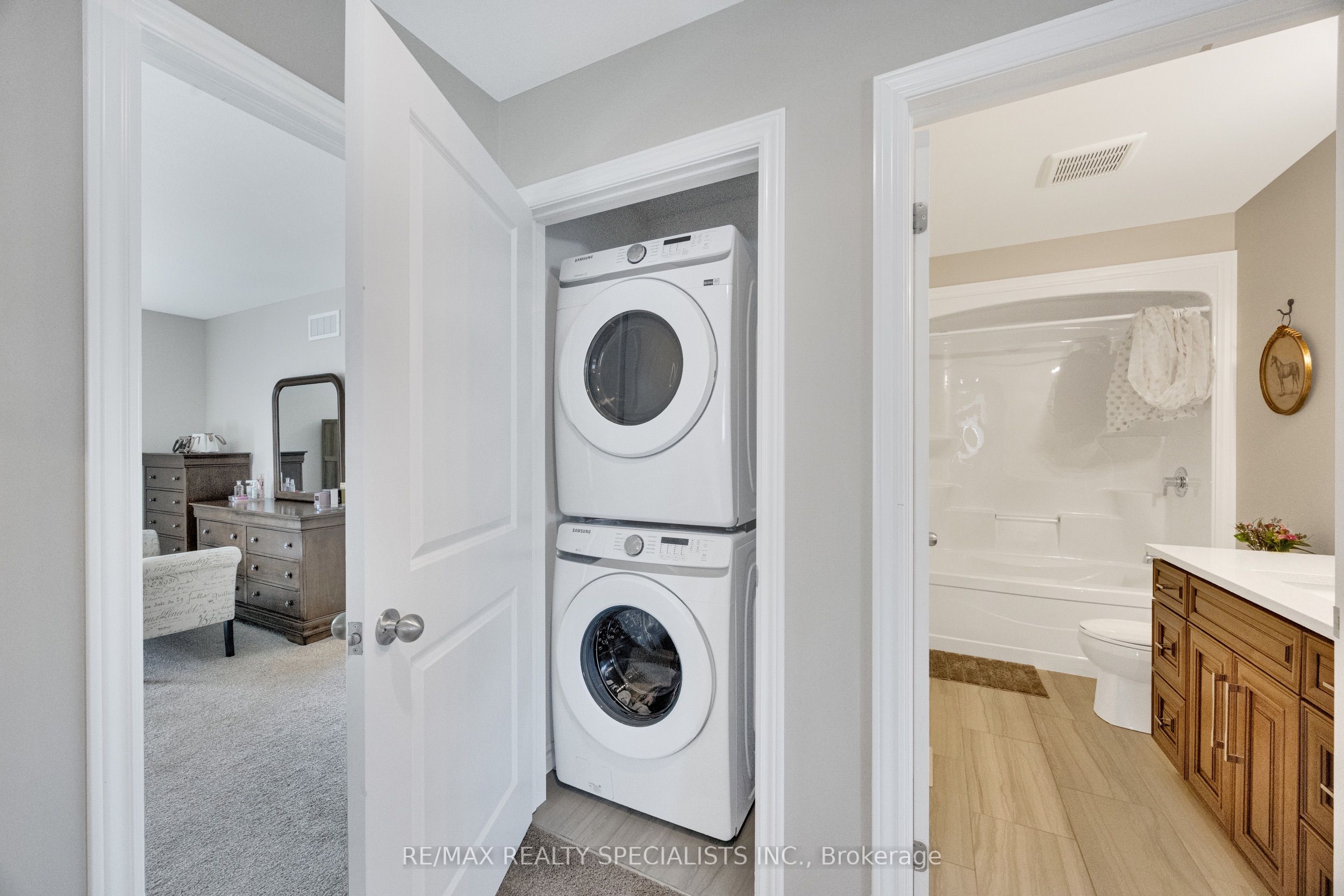 3600 Earlston Crossing E Property Photo 28