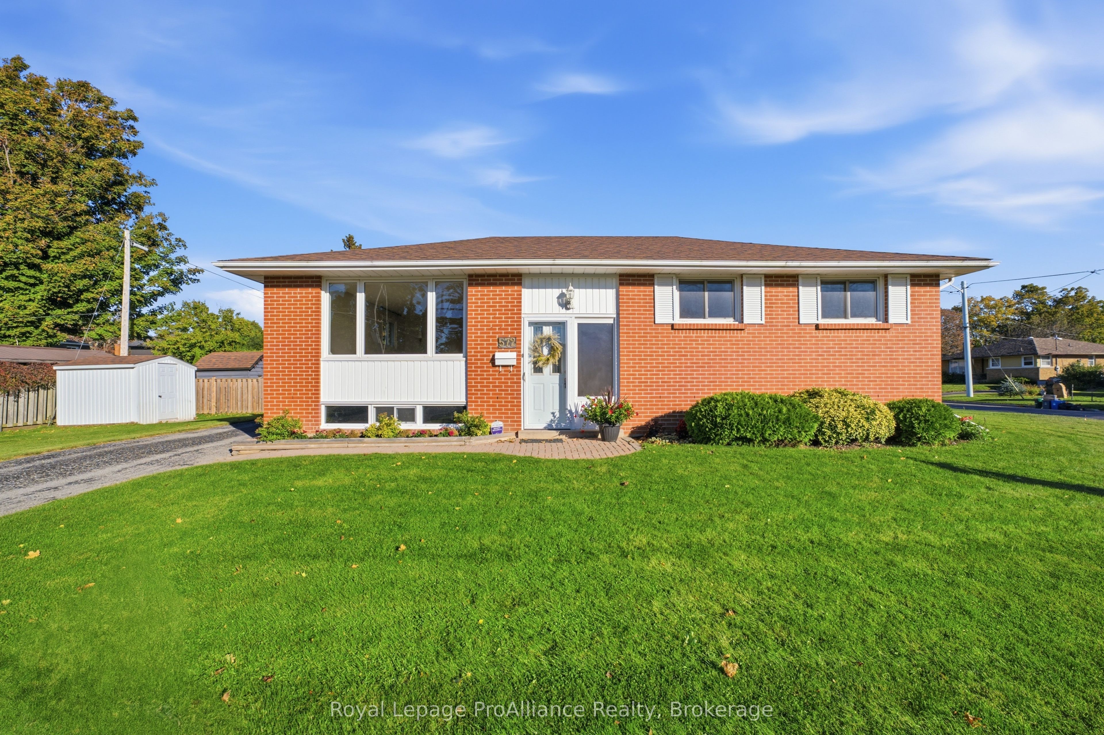 572 Elizabeth Street Property Photo 1