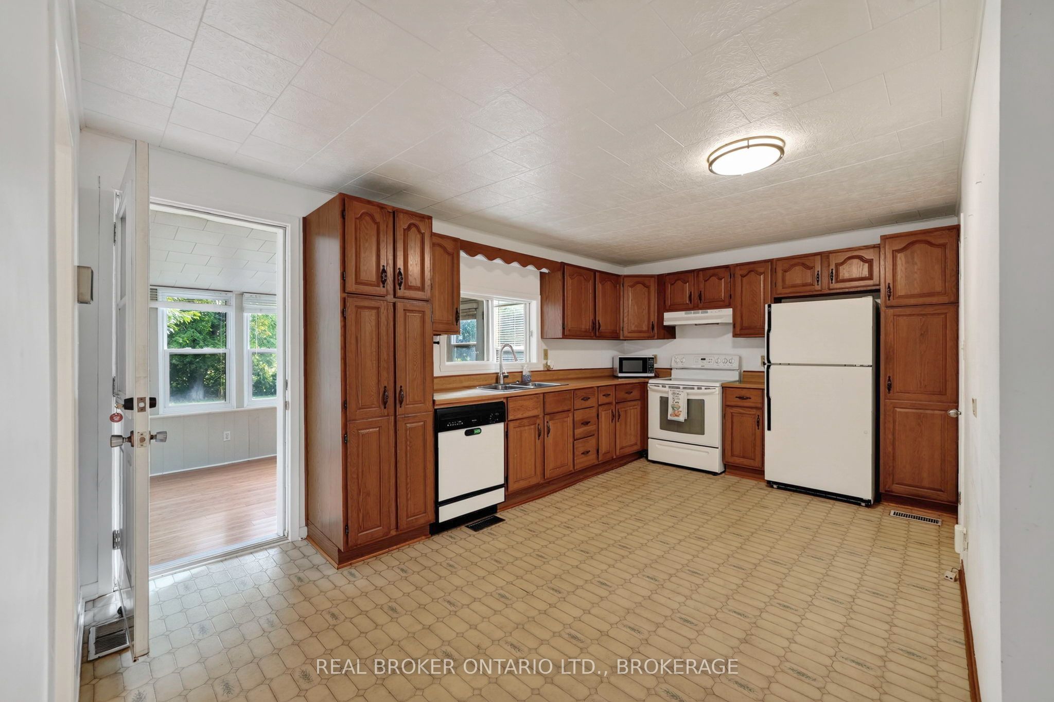 311 Hoople Avenue Property Photo 9