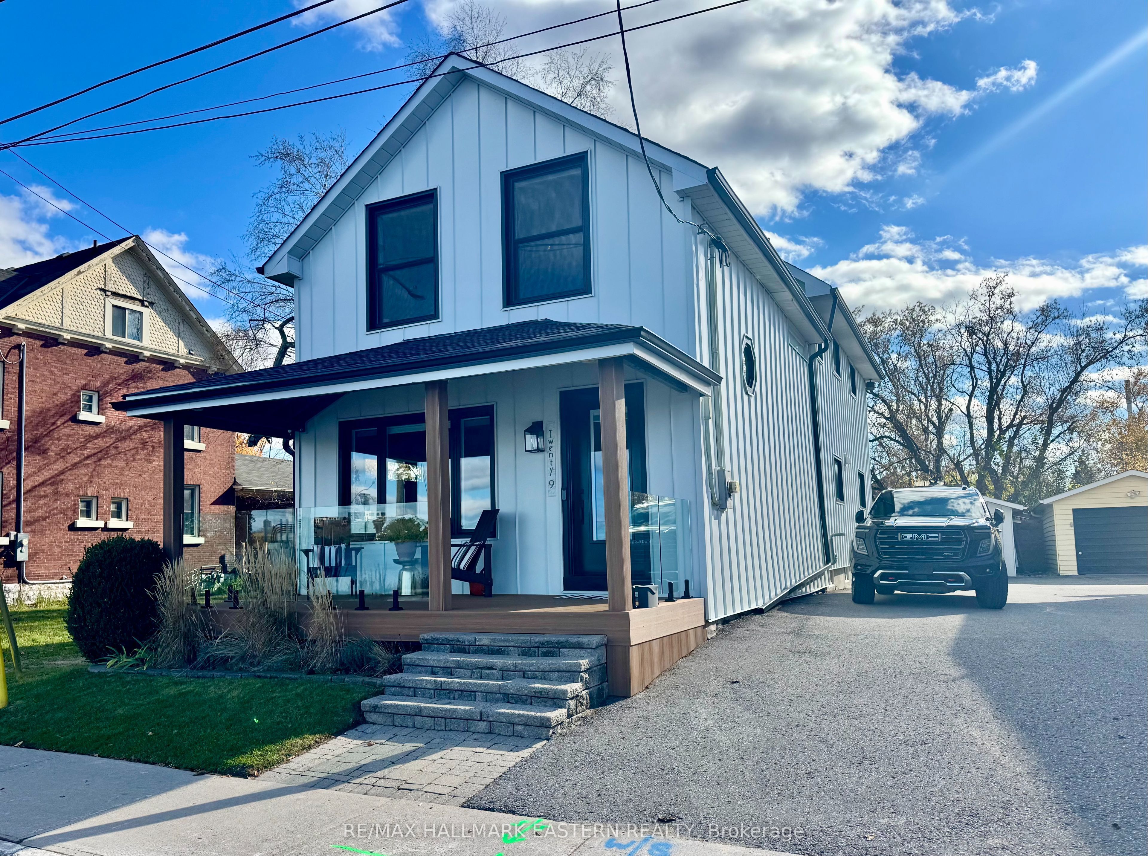 29 Crescent Street Property Photo 1