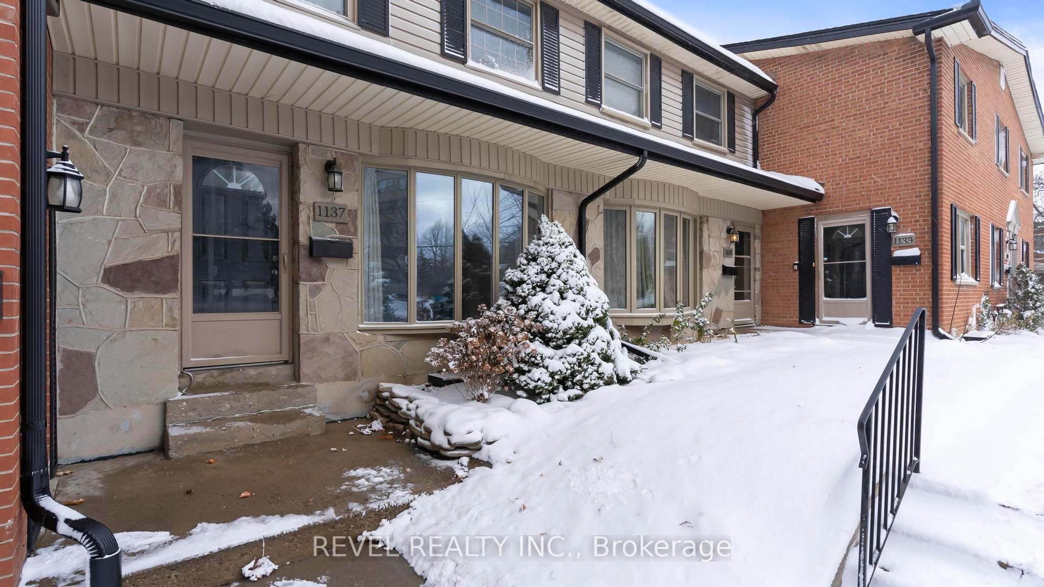 1137 Oxford Street W Property Photo 2