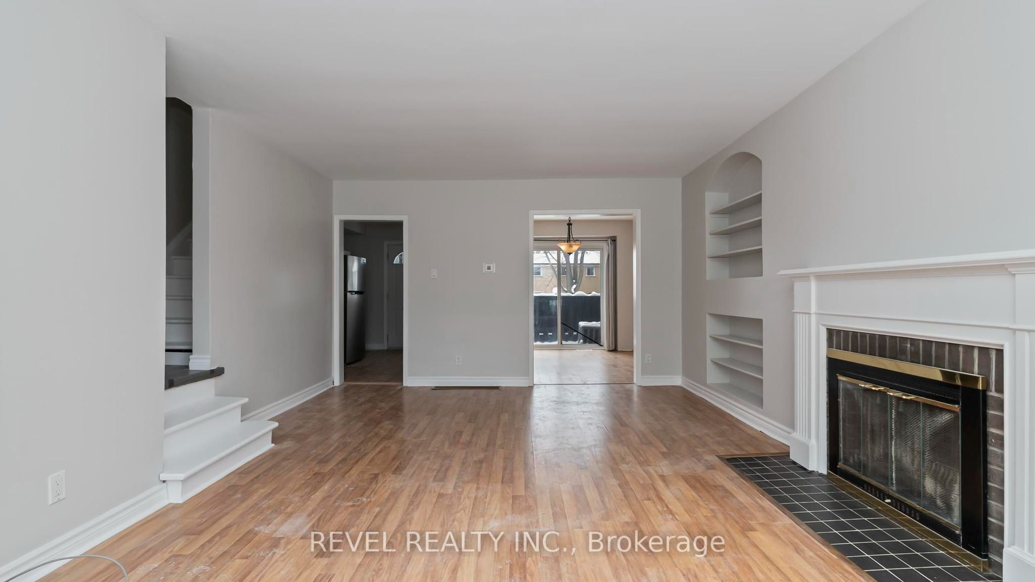 1137 Oxford Street W Property Photo 6