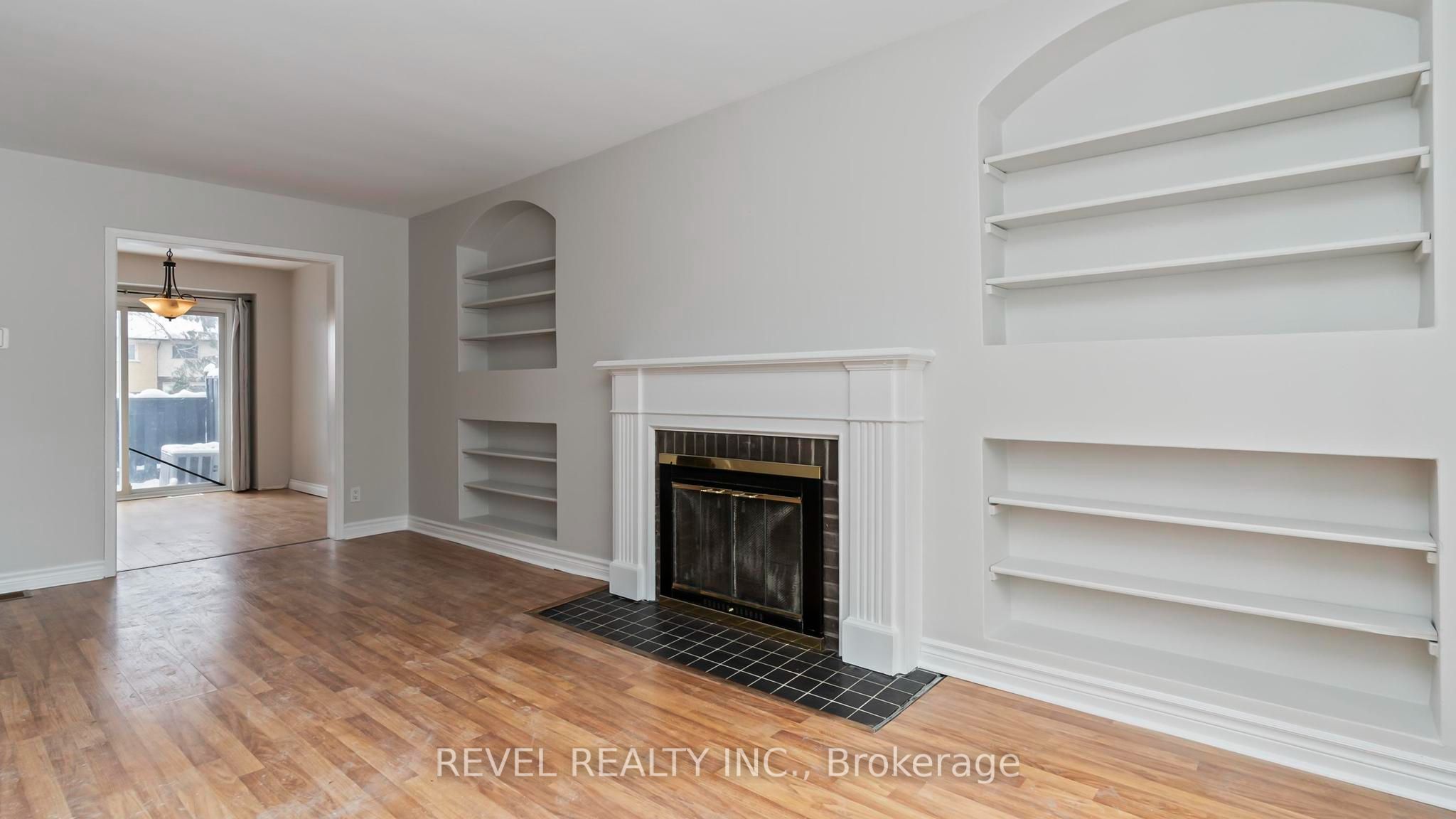 1137 Oxford Street W Property Photo 7