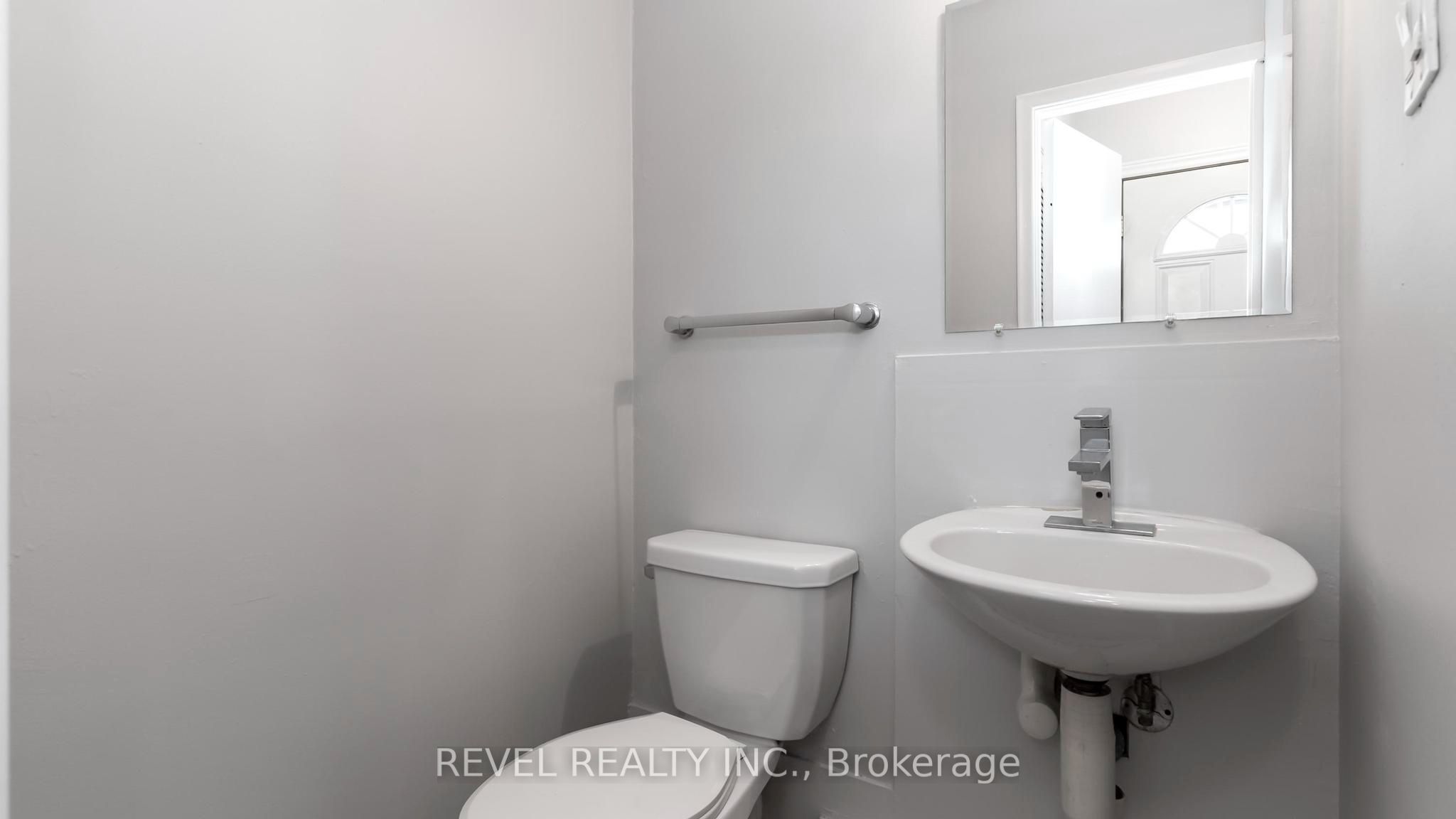 1137 Oxford Street W Property Photo 11