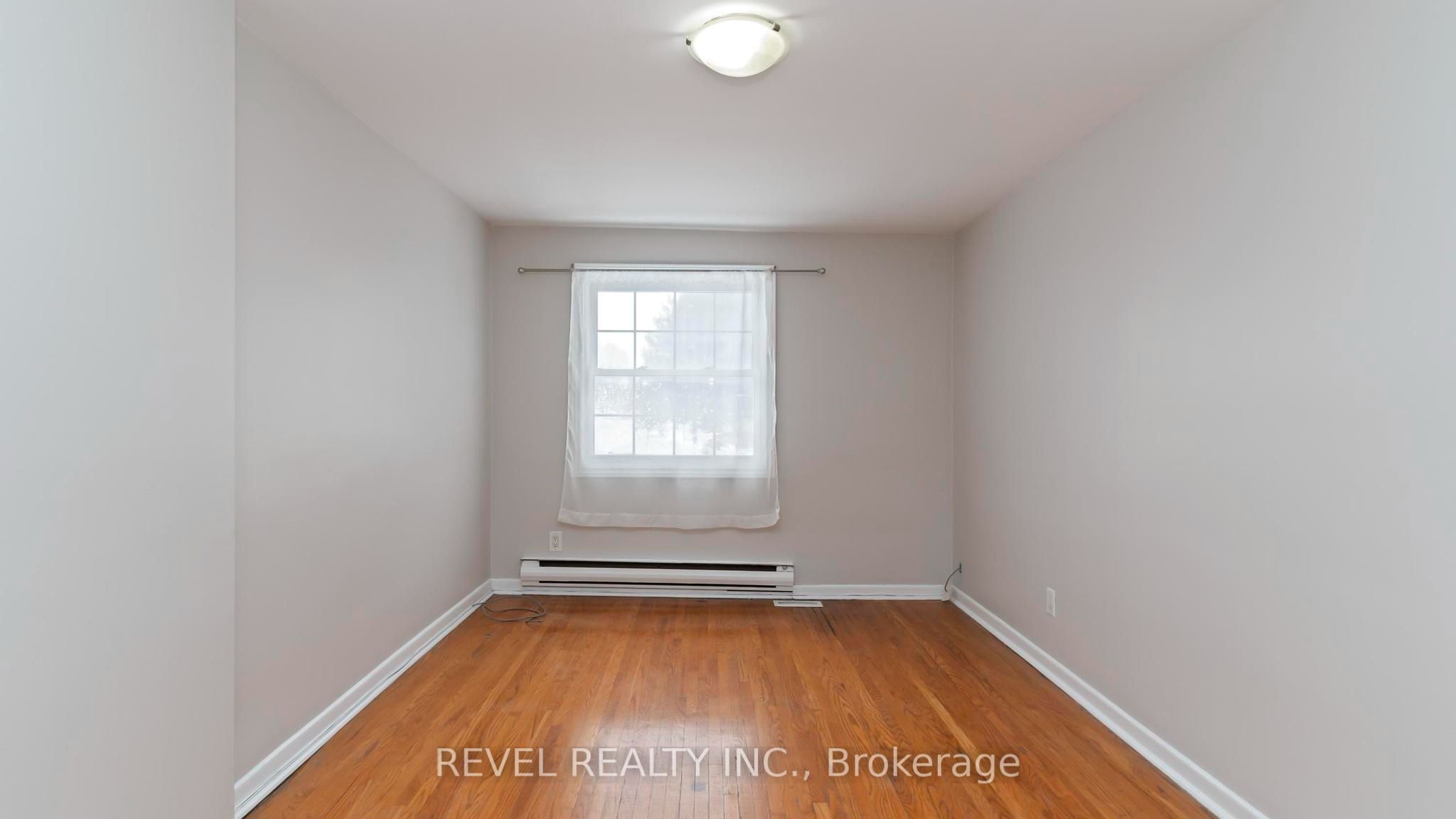 1137 Oxford Street W Property Photo 15