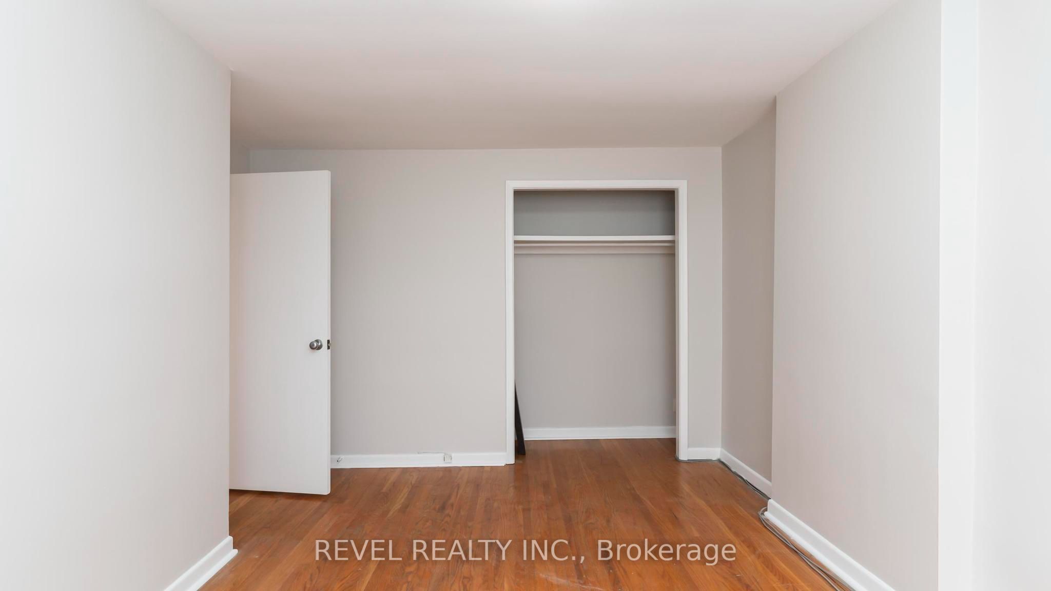 1137 Oxford Street W Property Photo 16