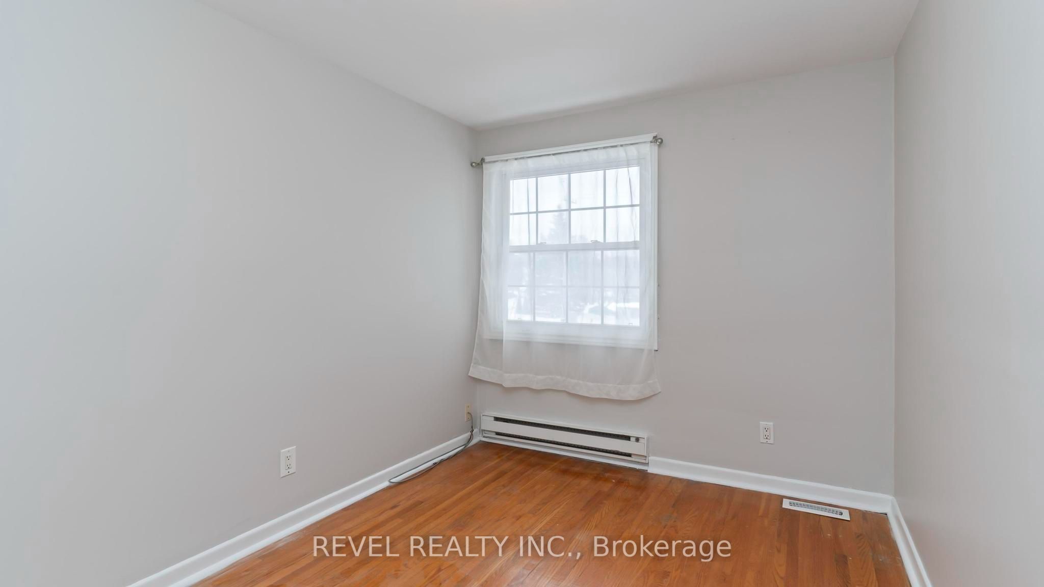 1137 Oxford Street W Property Photo 17