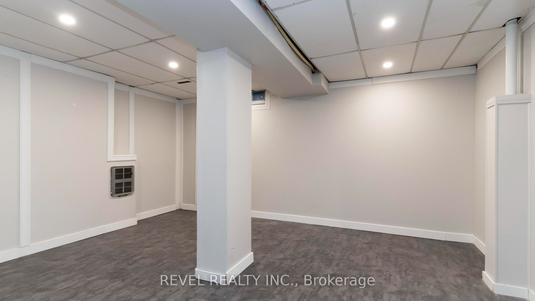 1137 Oxford Street W Property Photo 20