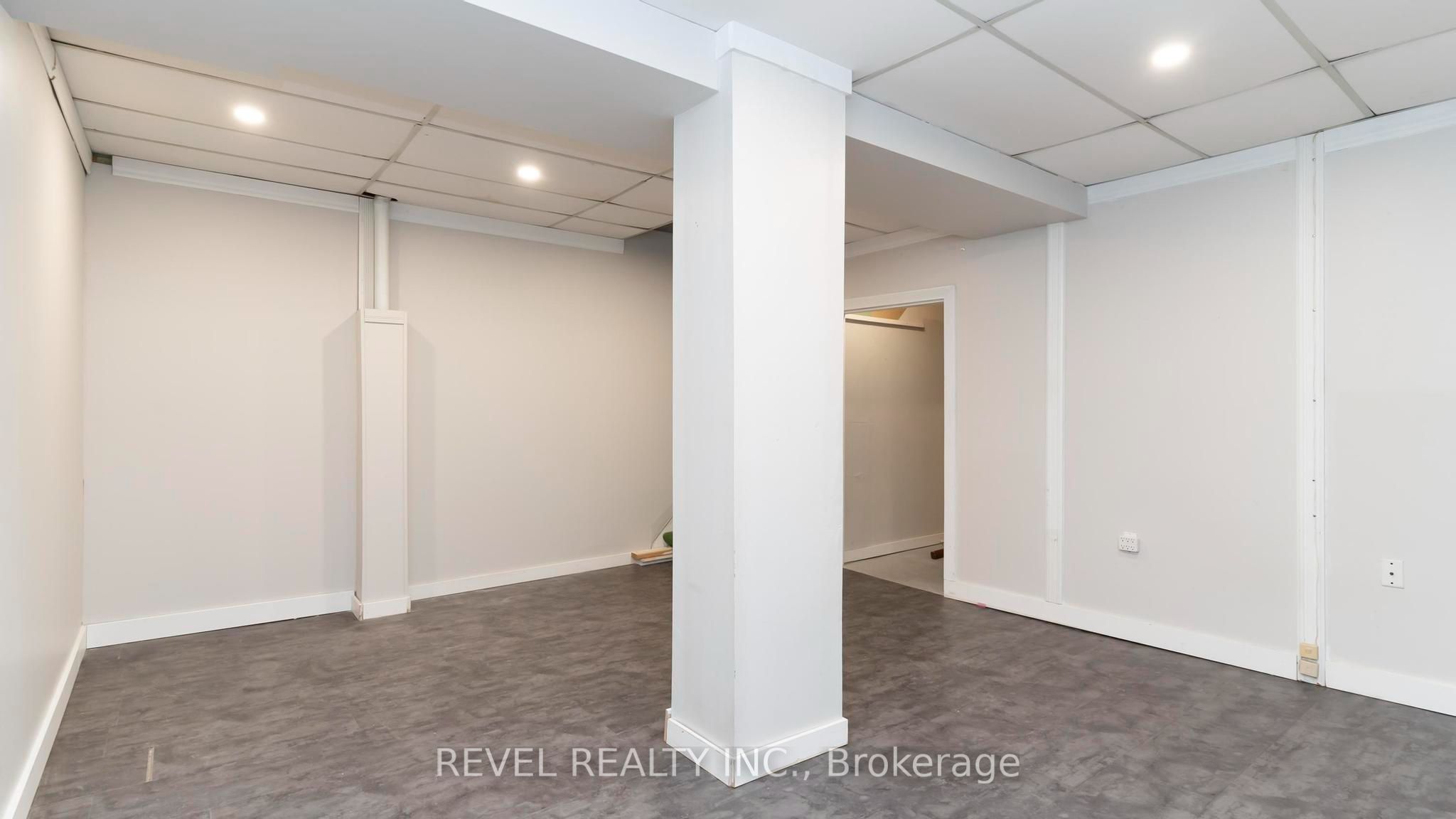 1137 Oxford Street W Property Photo 22