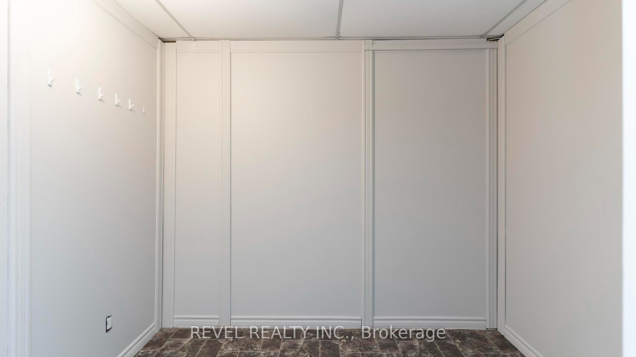 1137 Oxford Street W Property Photo 24
