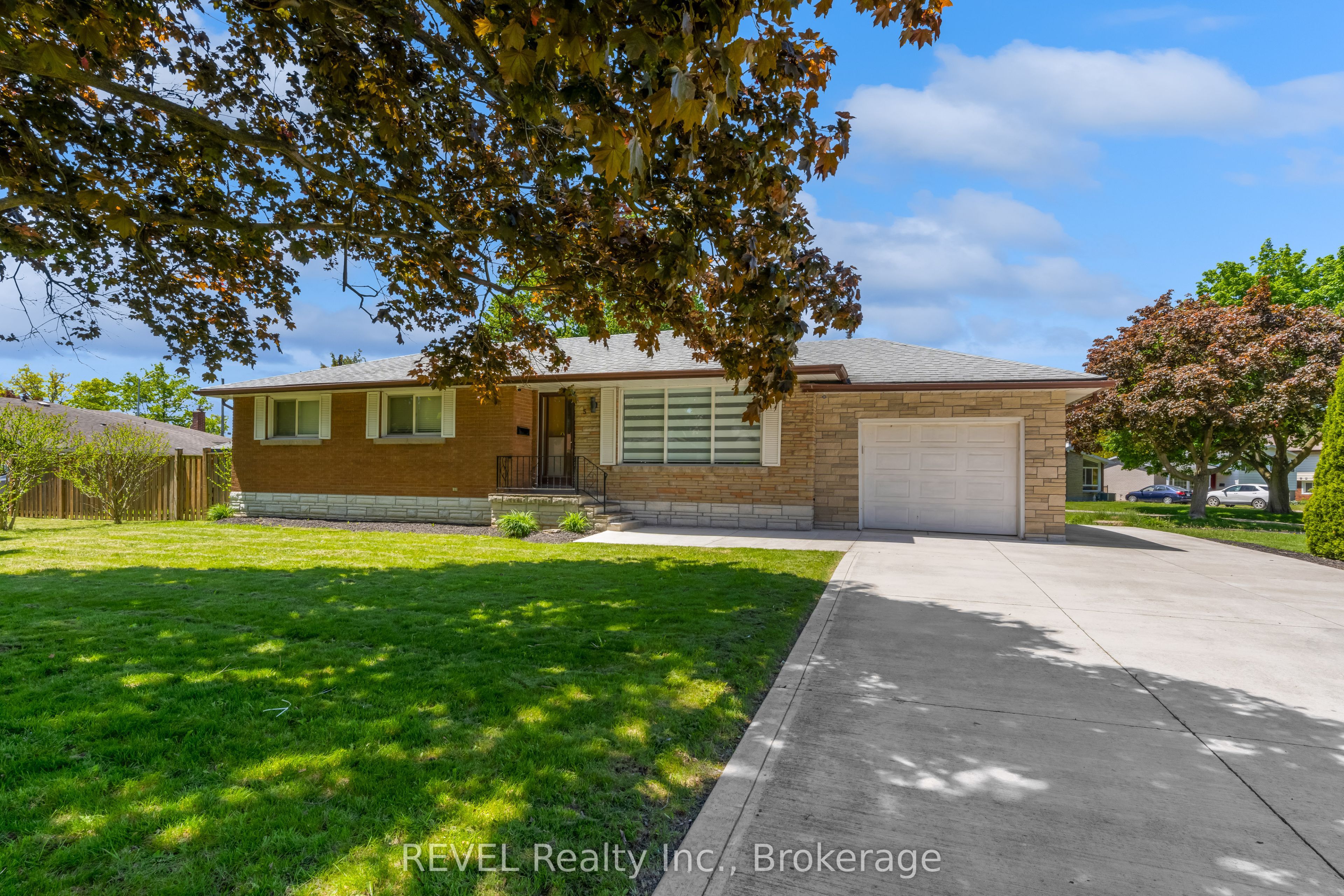 5 Armour Drive Property Photo 2