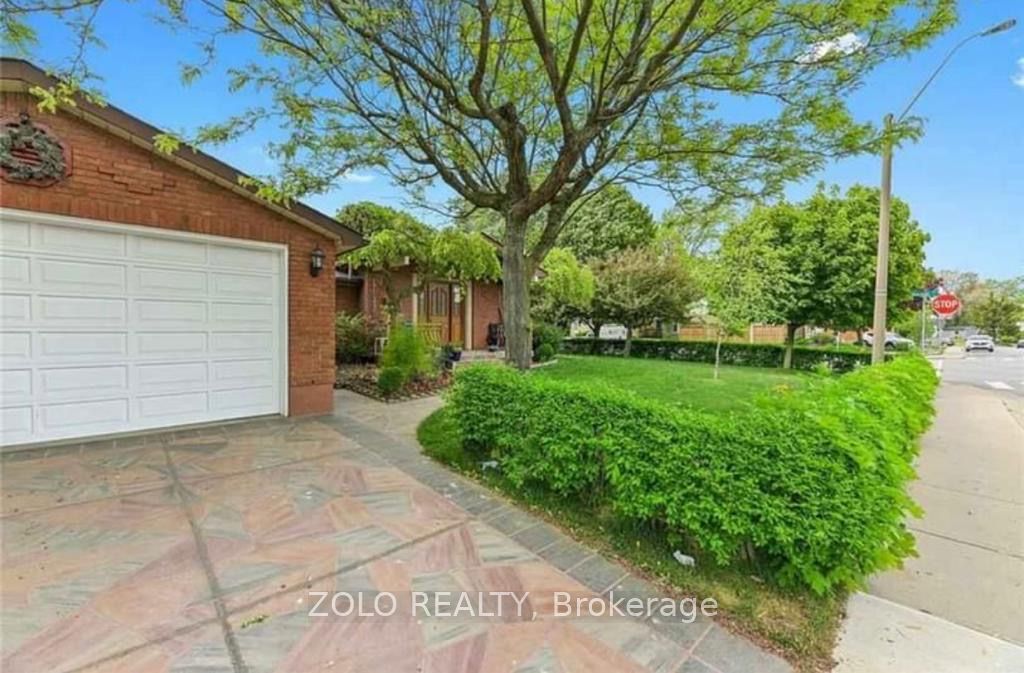 1 Garrow Drive W Lower Property Photo 1