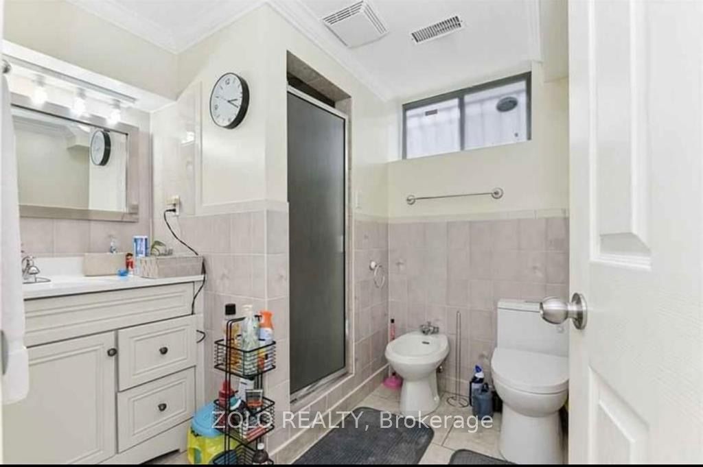 1 Garrow Drive W Lower Property Photo 6