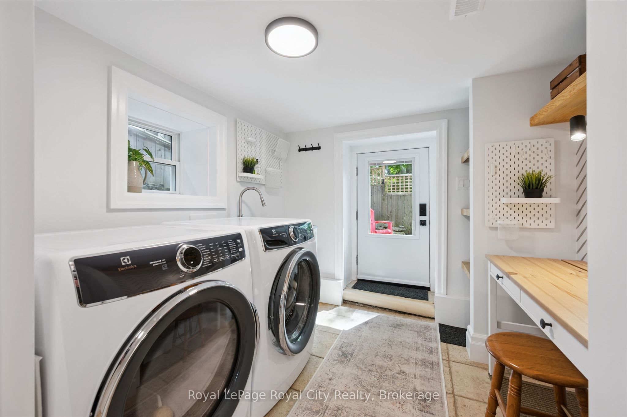 164 King Street Property Photo 30
