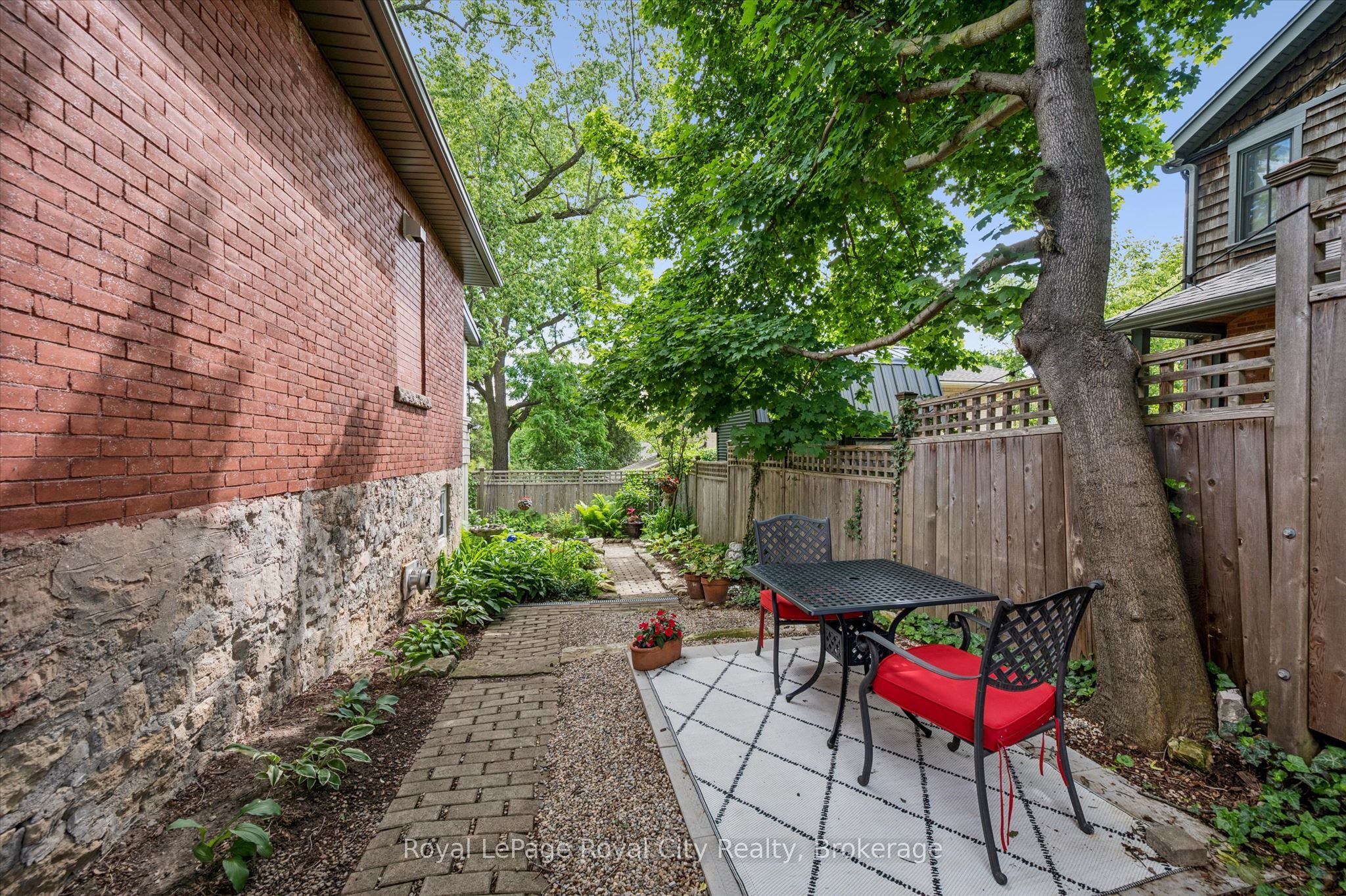 164 King Street Property Photo 40