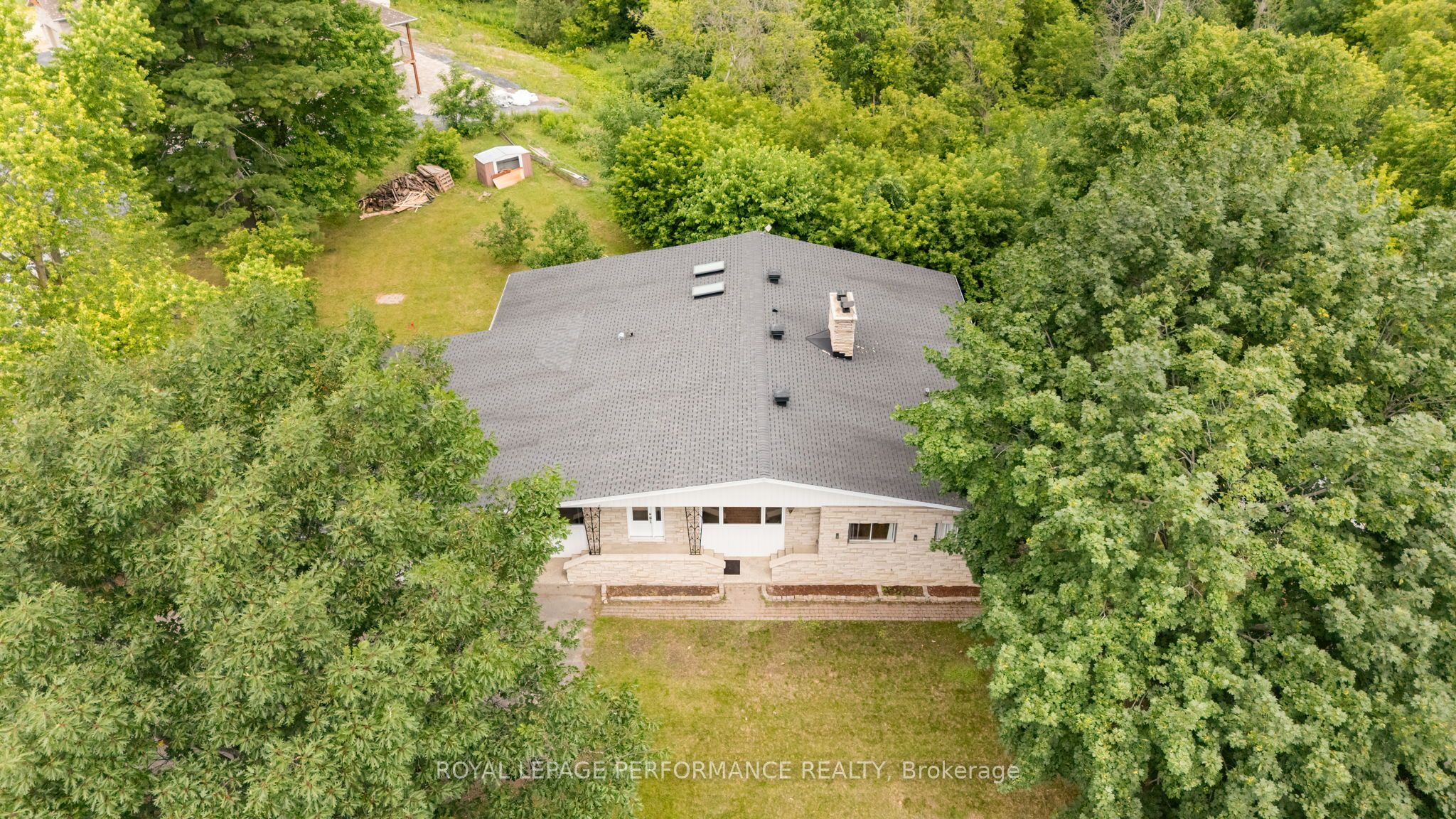 438 Voyageur Place Property Photo 3